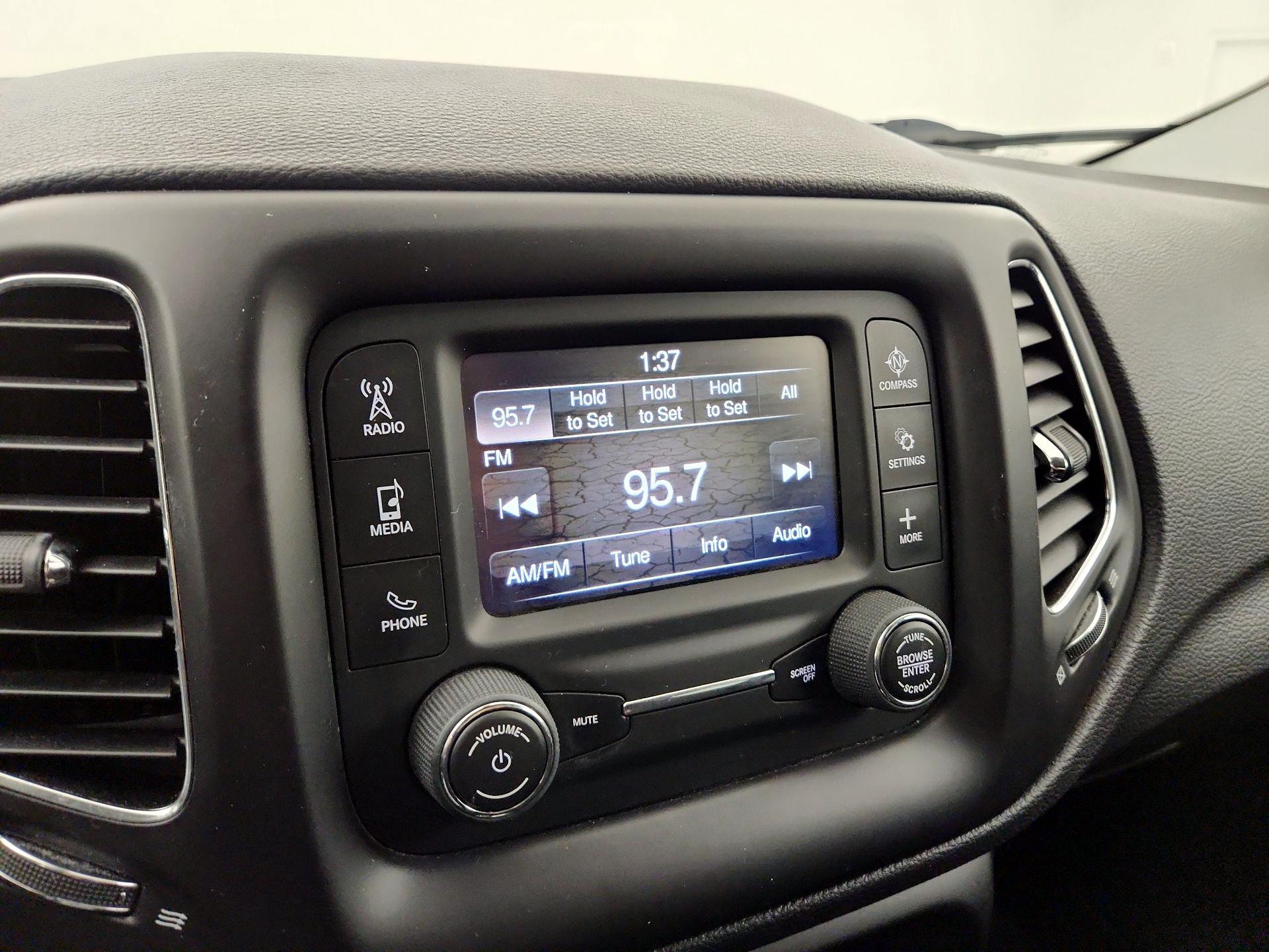 Thumbnail: 2018 Jeep Compass - 13