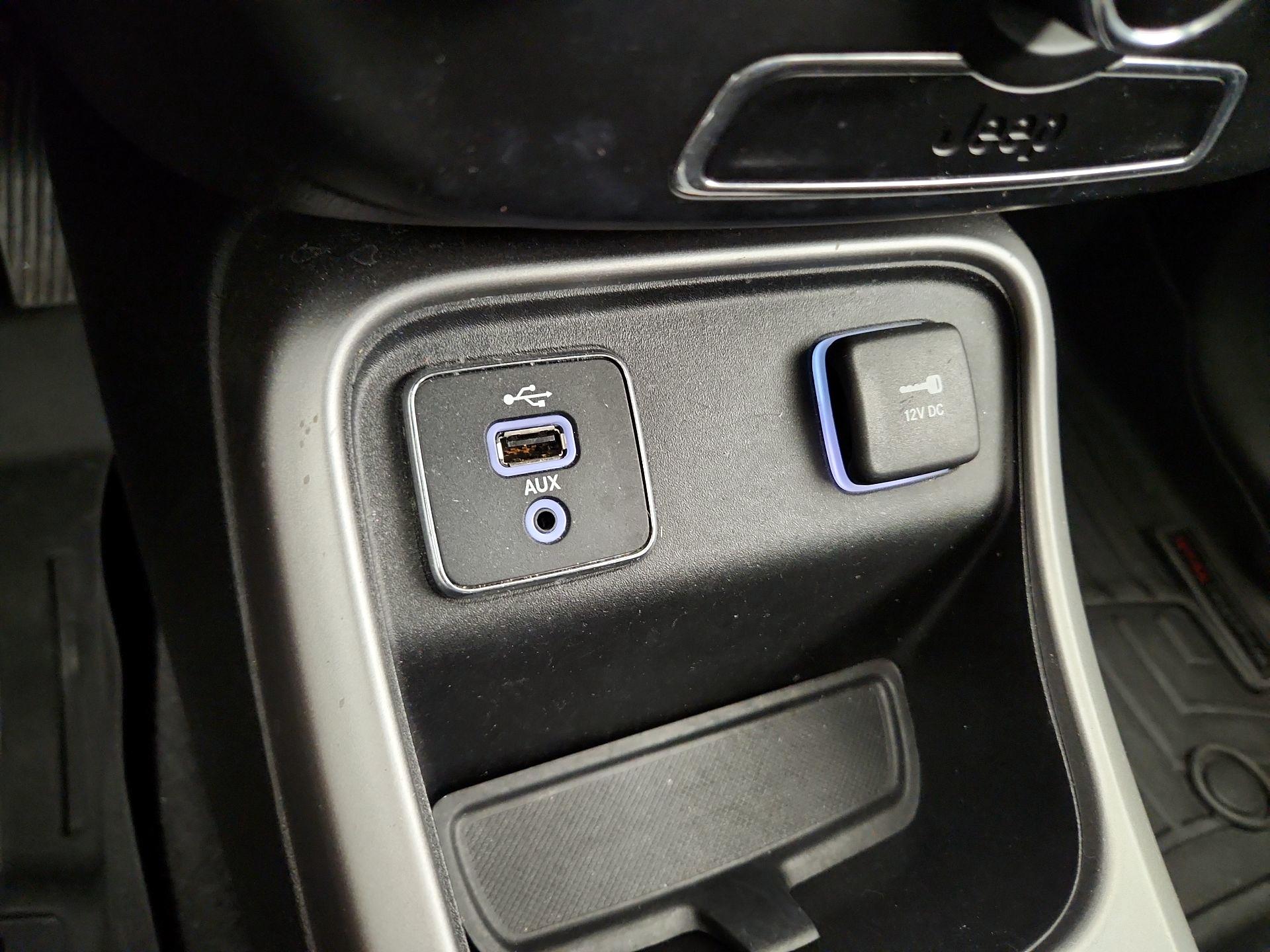 Thumbnail: 2018 Jeep Compass - 16