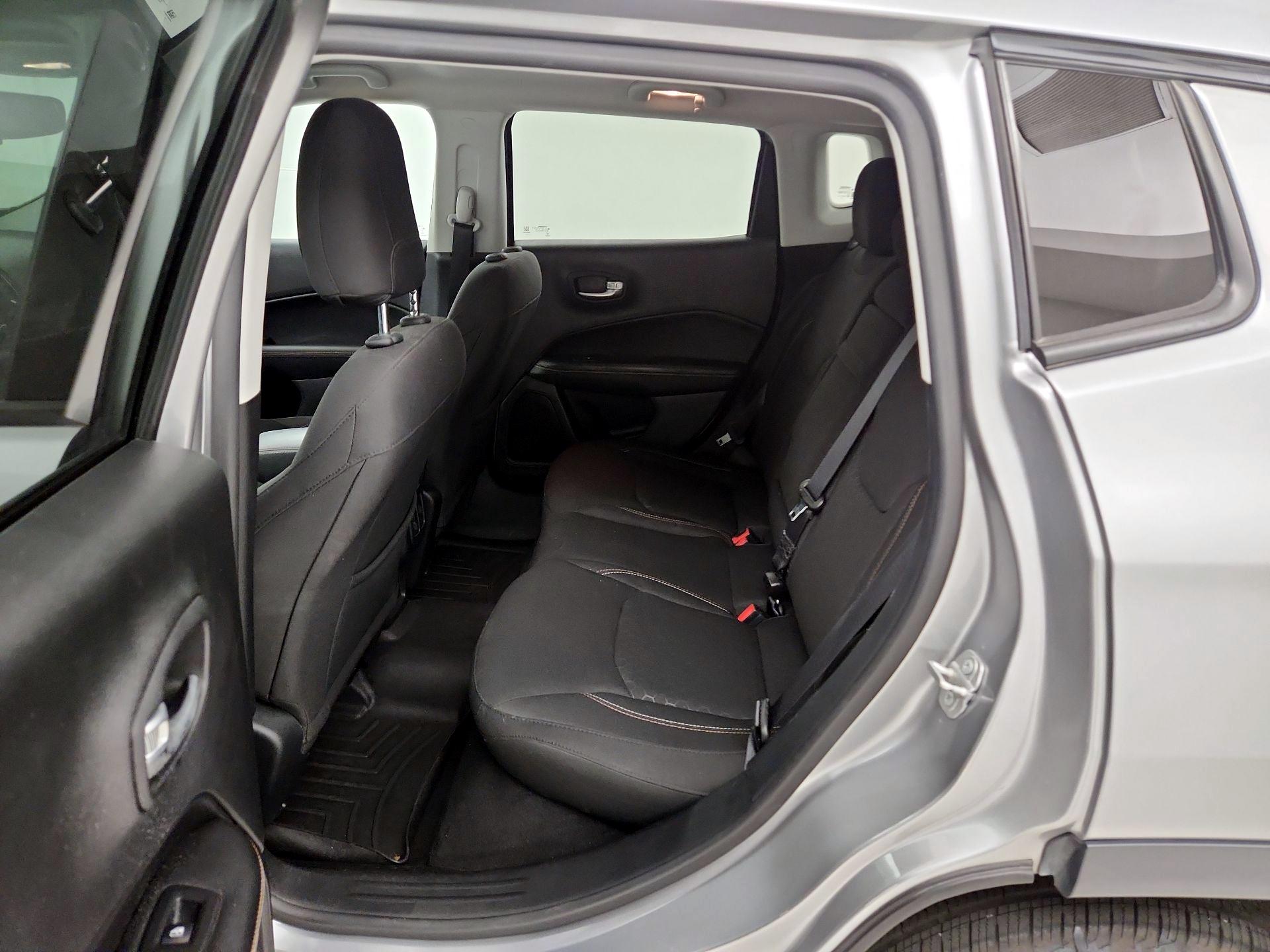 Thumbnail: 2018 Jeep Compass - 17