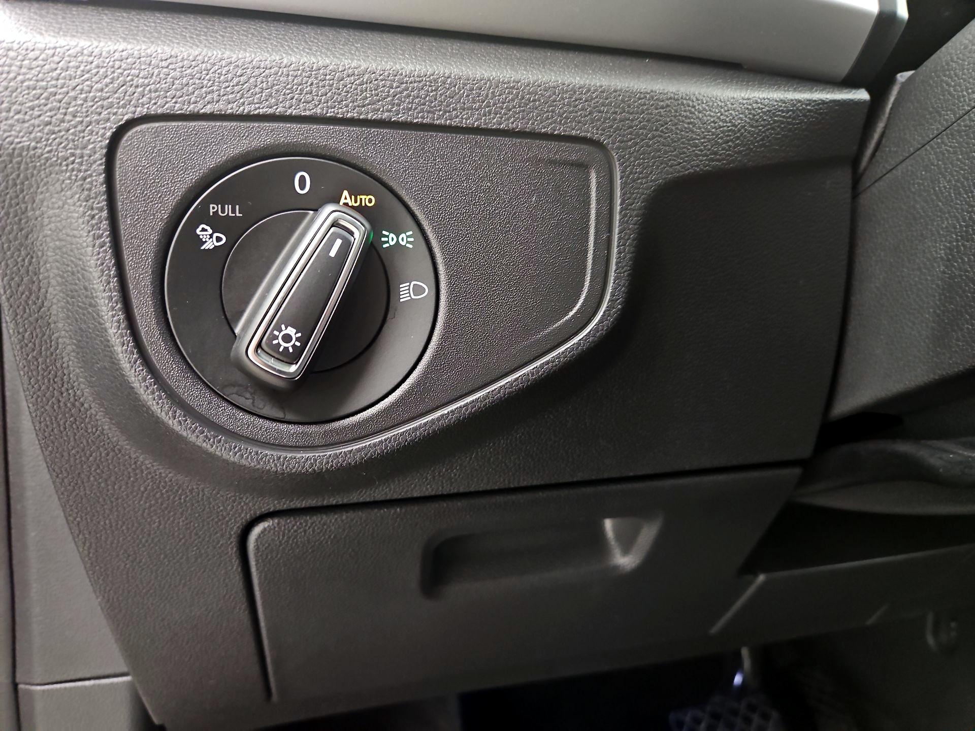 Thumbnail: 2022 Volkswagen Atlas - 13