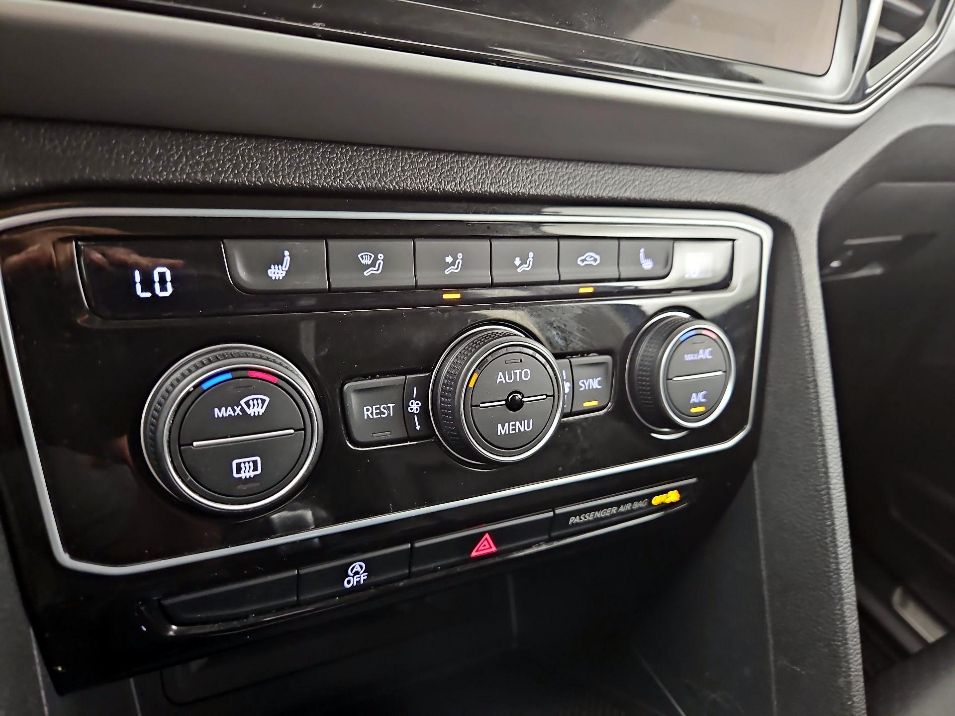 Thumbnail: 2022 Volkswagen Atlas - 16