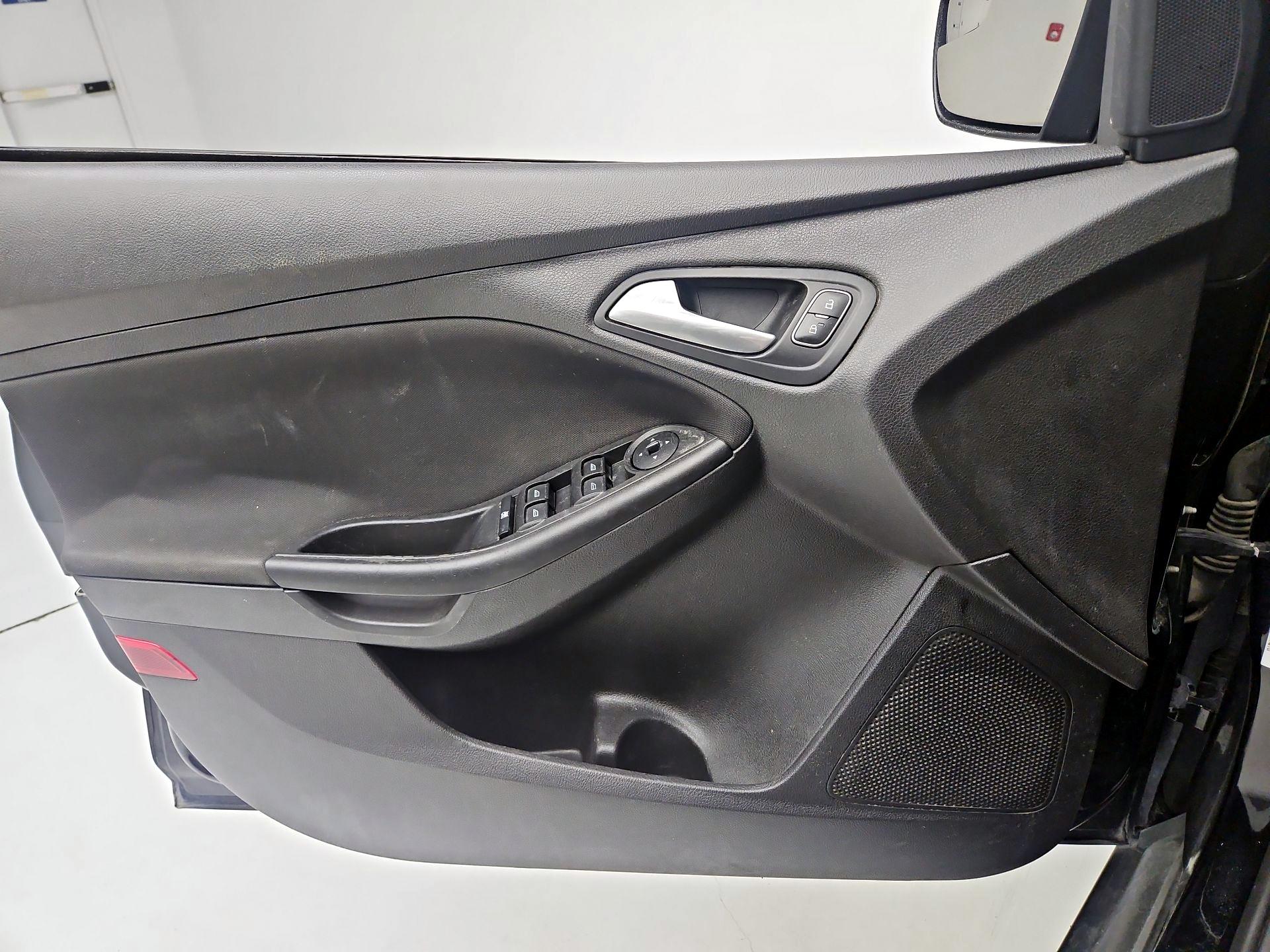 Thumbnail: 2018 Ford Focus - 12