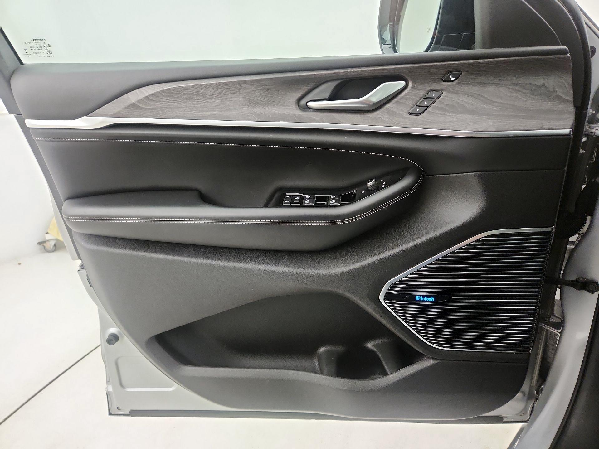 Thumbnail: 2021 Jeep Grand Cherokee L - 10