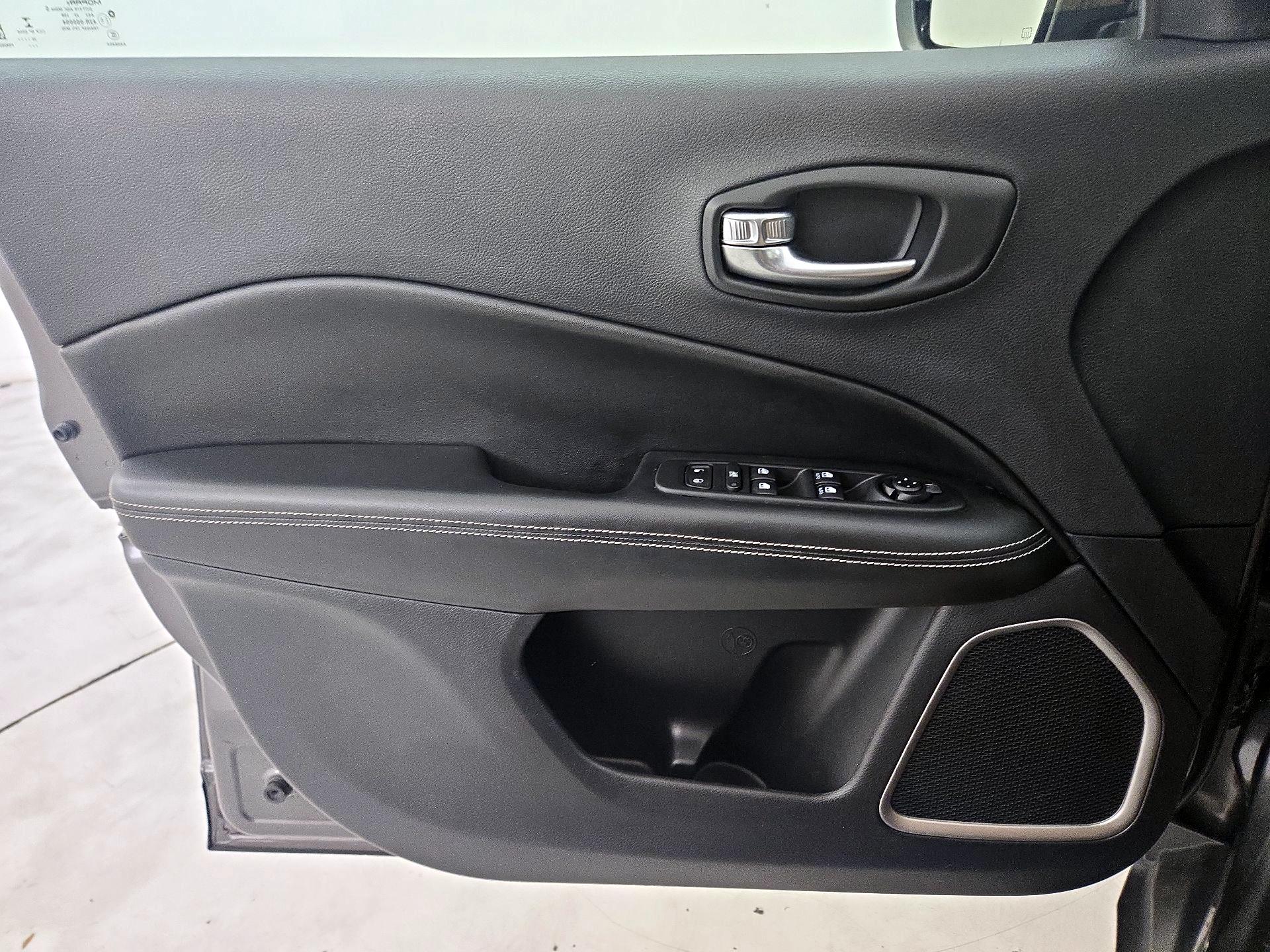 Thumbnail: 2021 Jeep Compass - 12