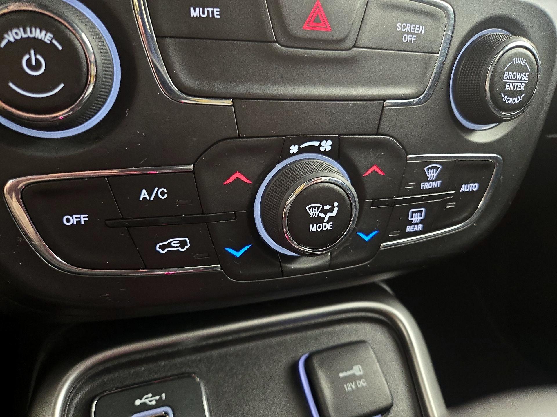 Thumbnail: 2021 Jeep Compass - 17