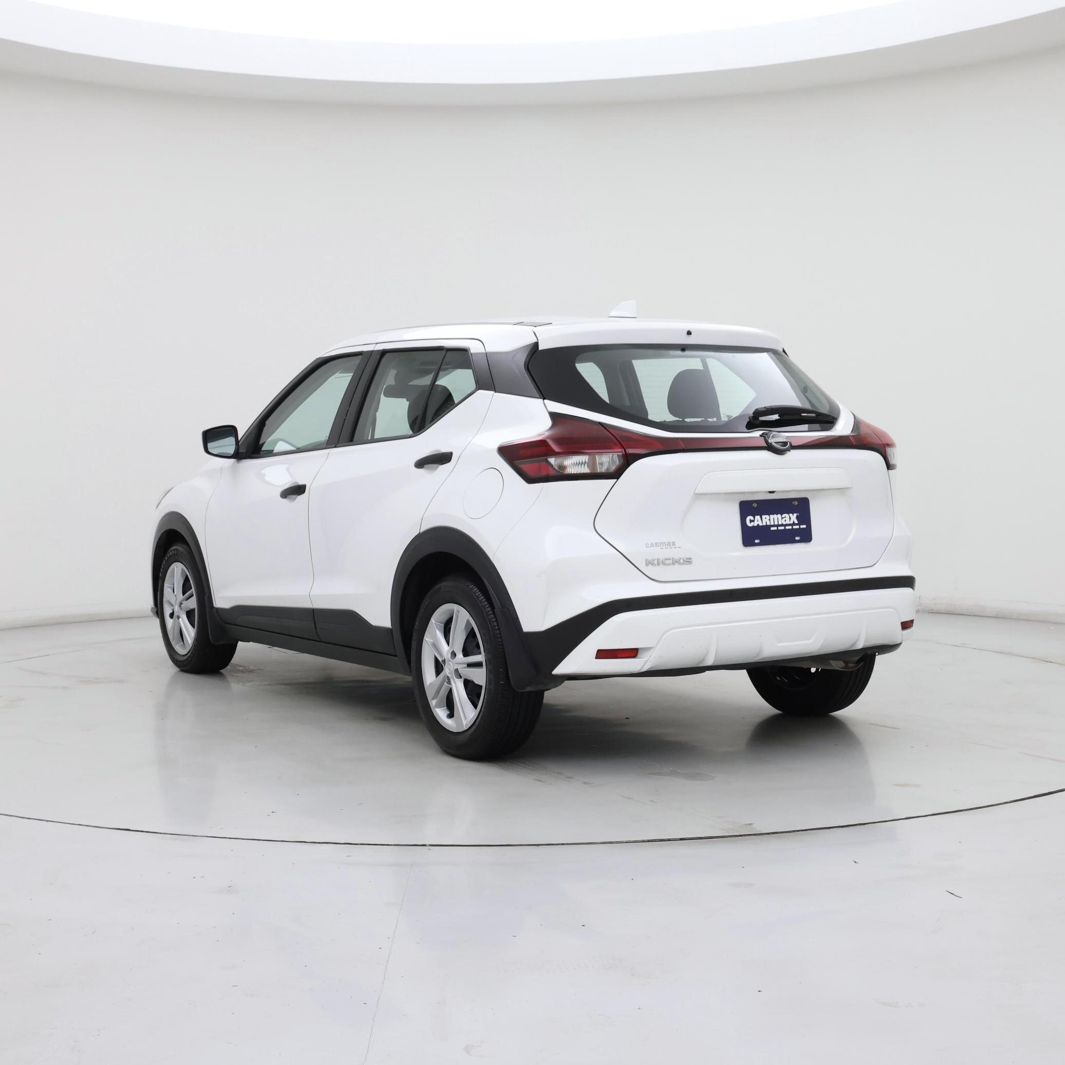 Thumbnail: 2023 Nissan Kicks - 2