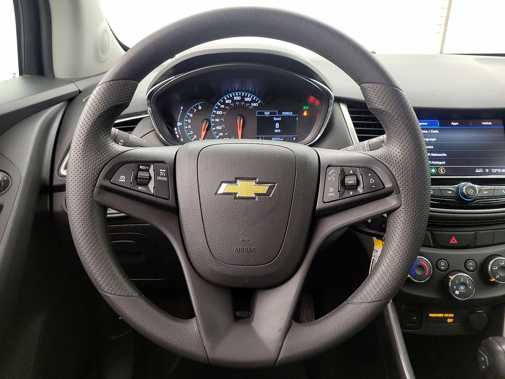 Thumbnail: 2022 Chevrolet Trax - 10