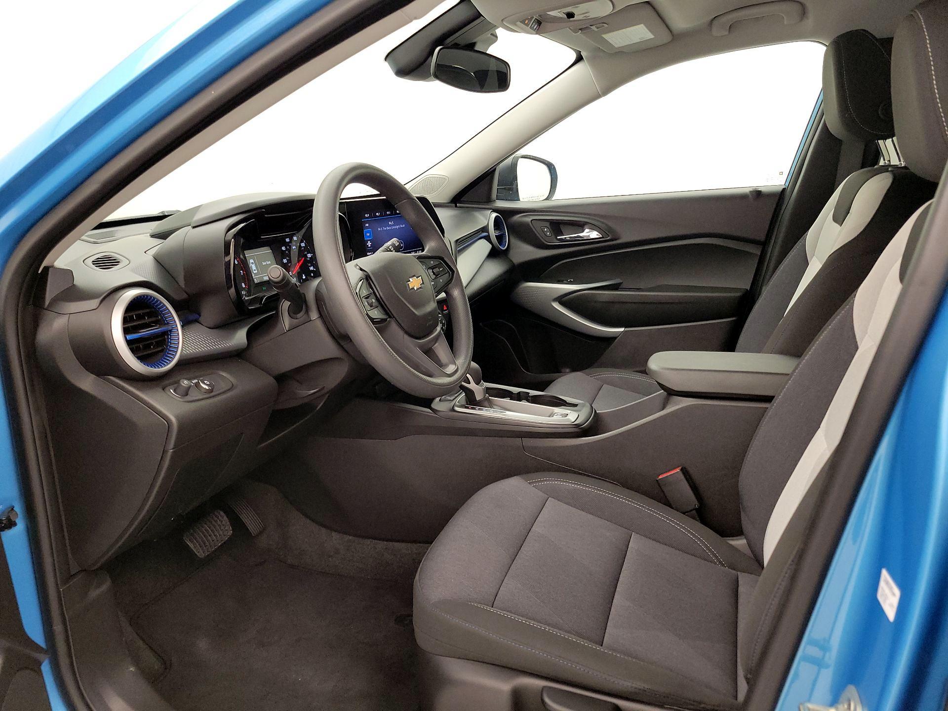 Thumbnail: 2025 Chevrolet Trax - 11
