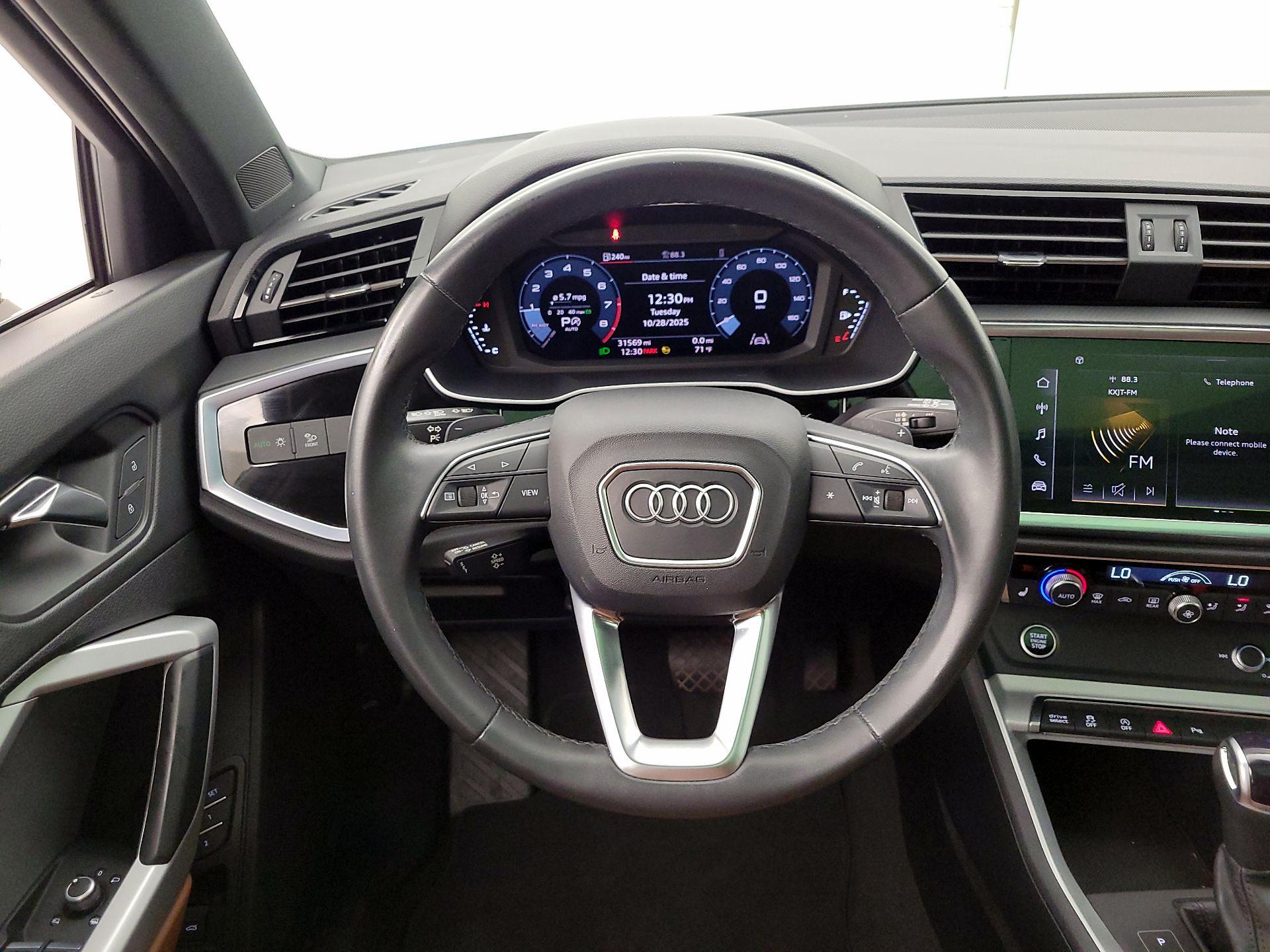 Thumbnail: 2023 Audi Q3 - 10