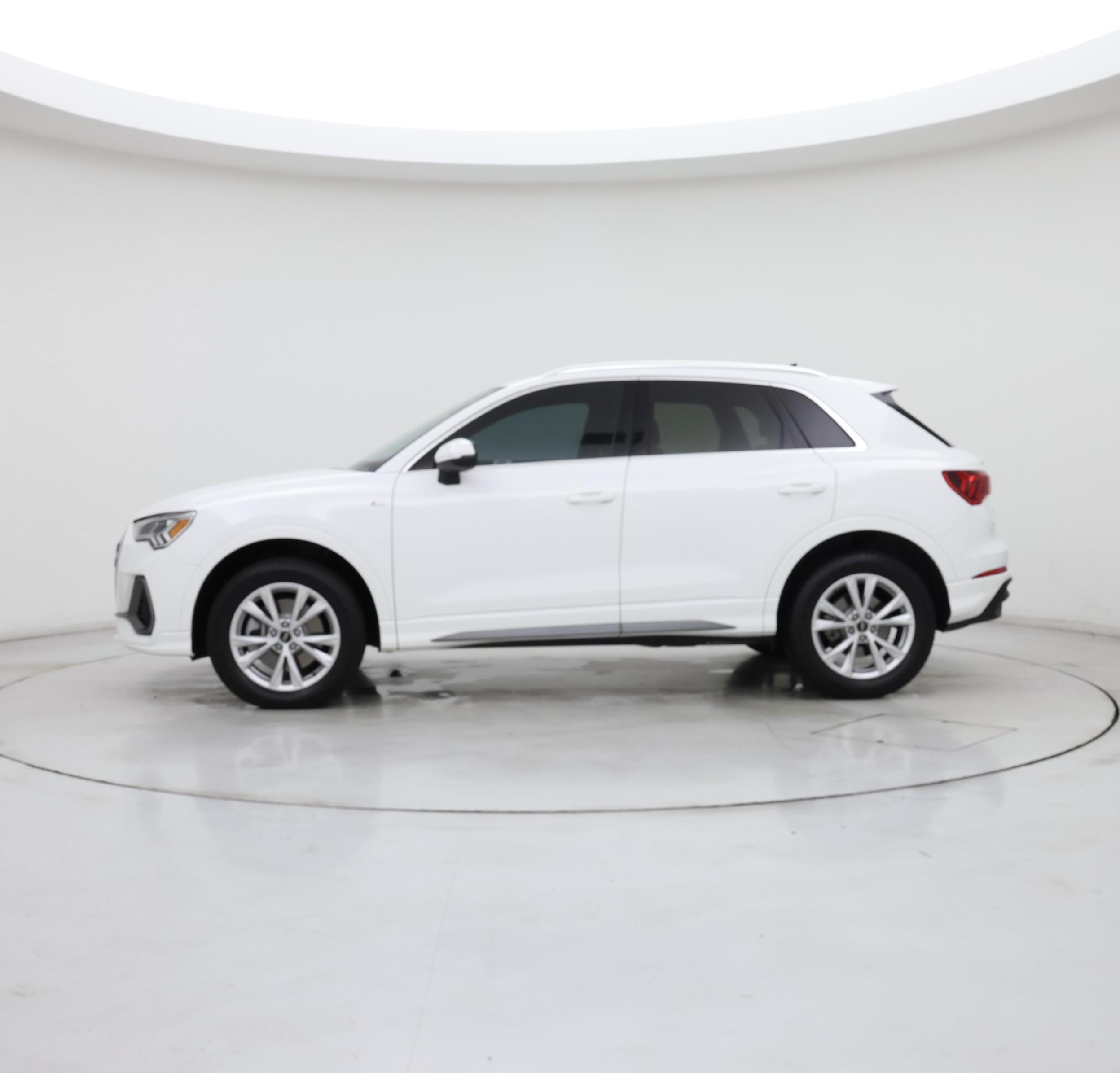 Thumbnail: 2023 Audi Q3 - 3