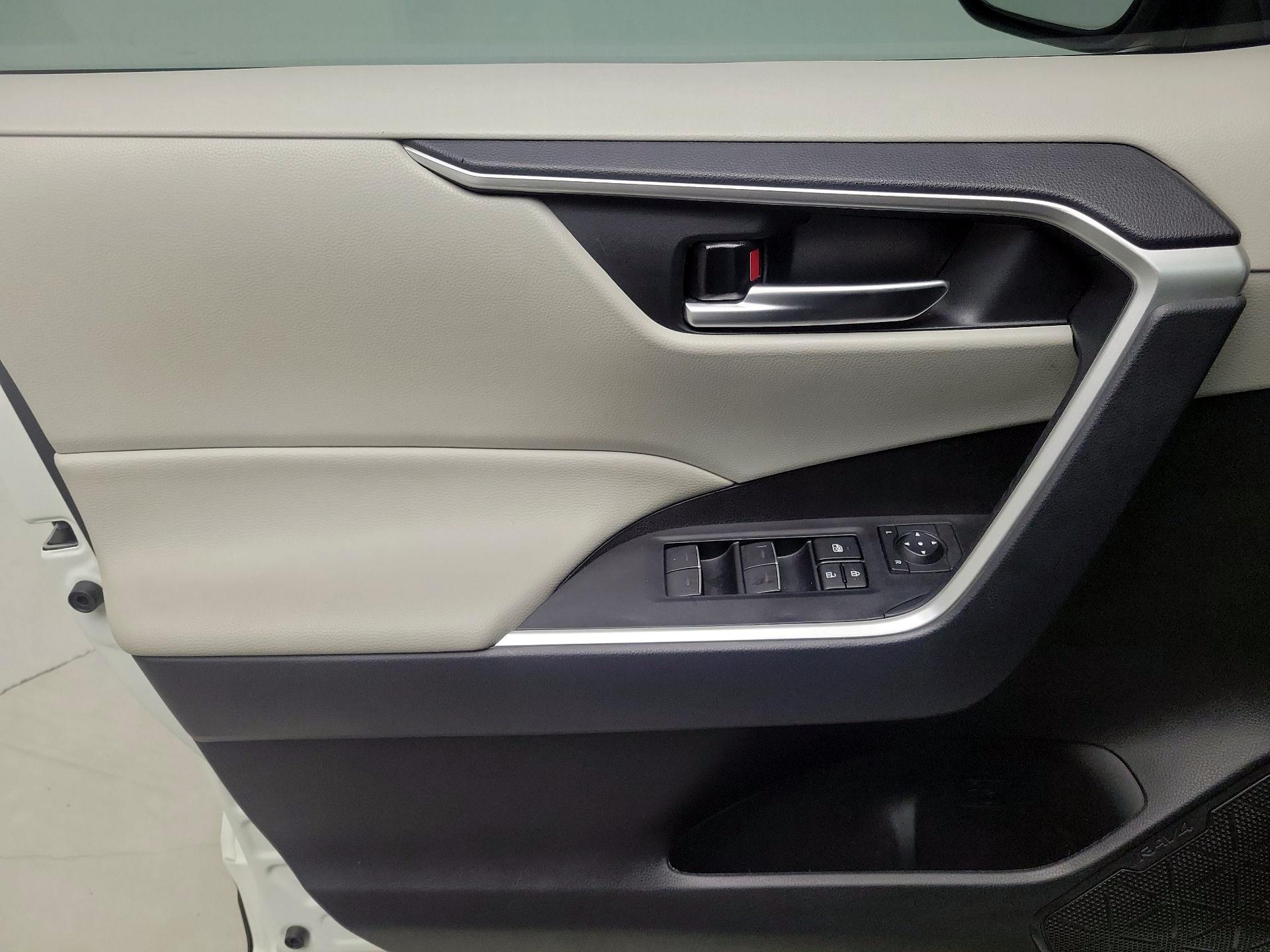 Thumbnail: 2024 Toyota RAV4 - 12