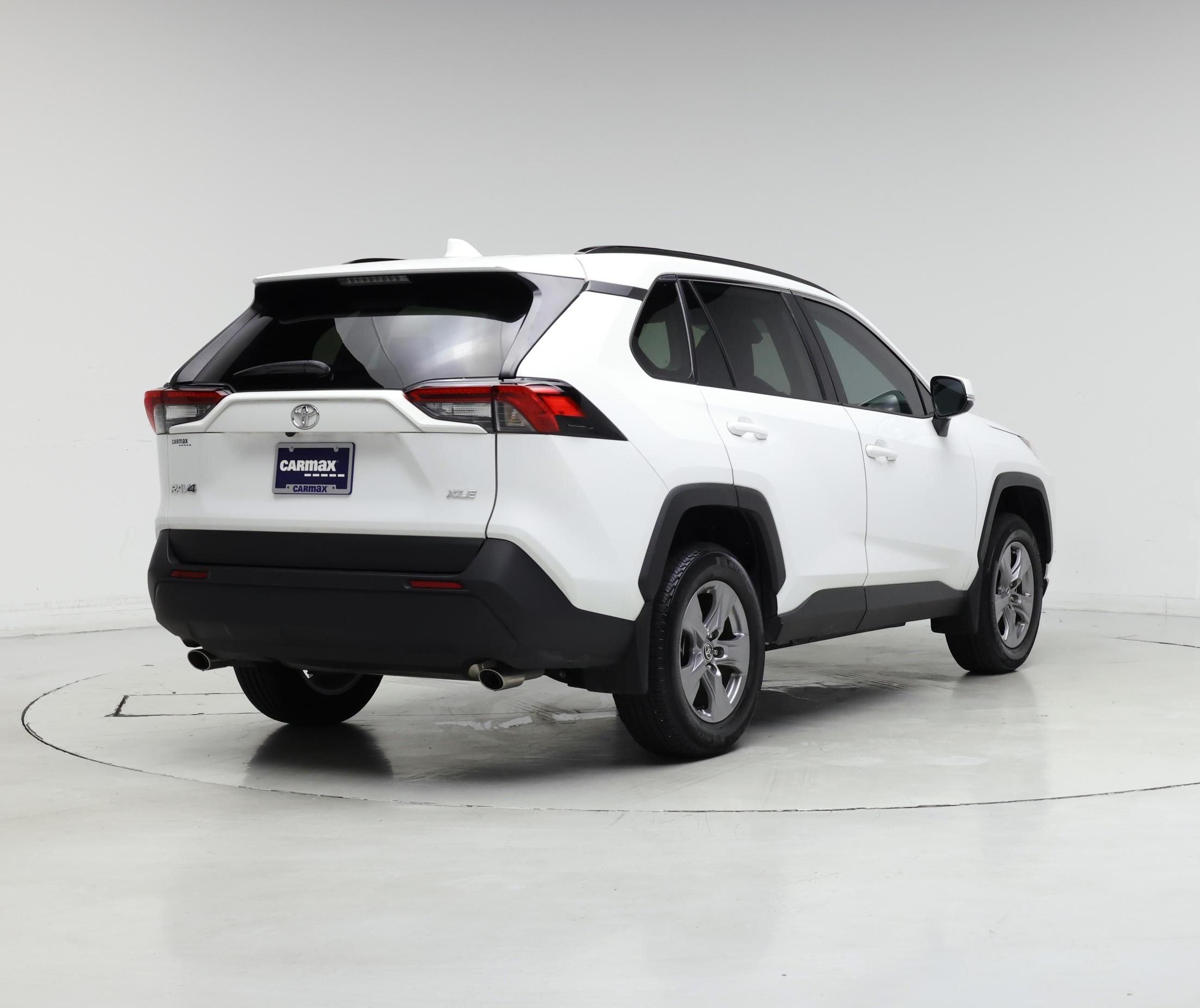 Thumbnail: 2024 Toyota RAV4 - 8