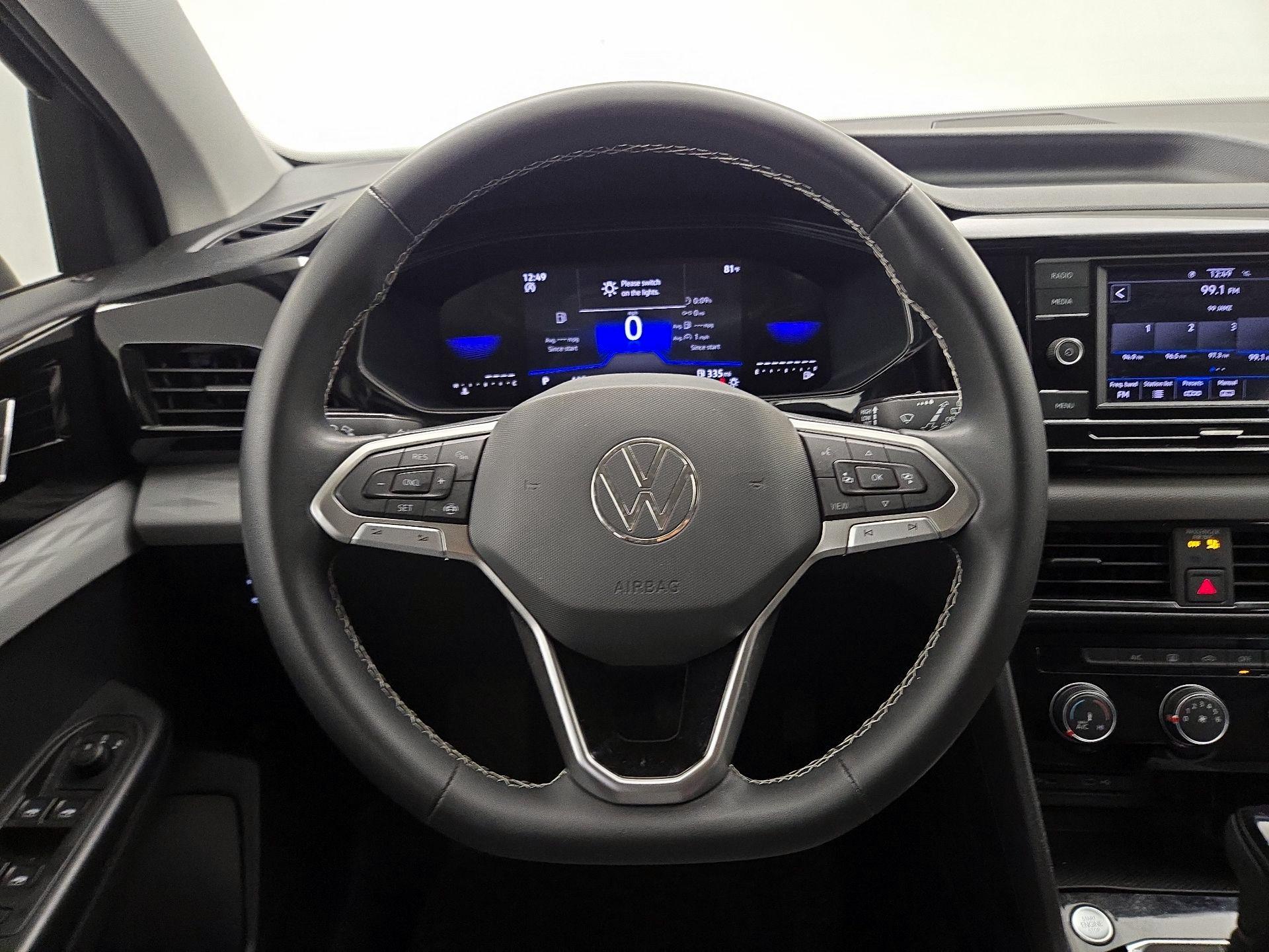 Thumbnail: 2023 Volkswagen Taos - 10