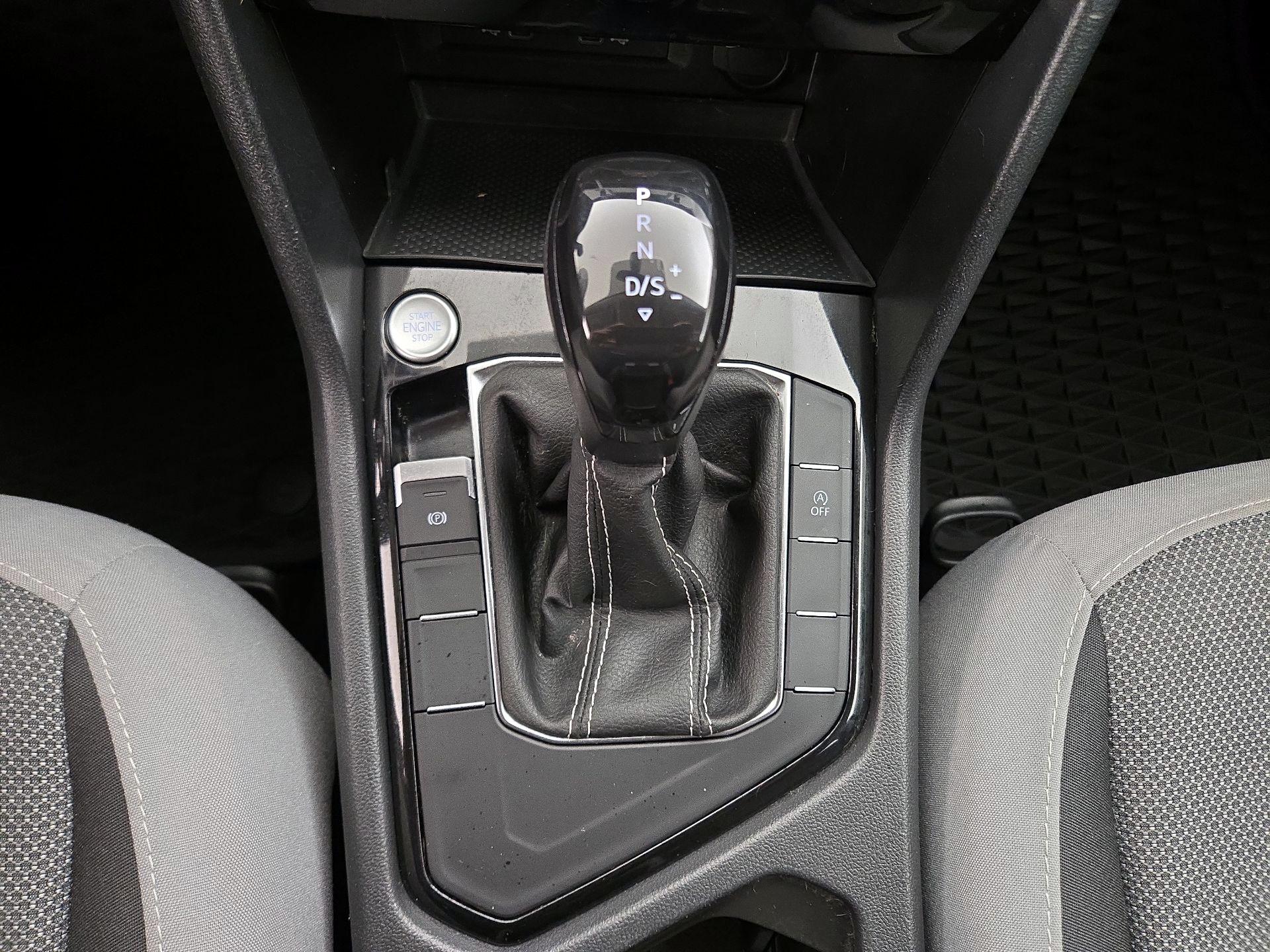 Thumbnail: 2023 Volkswagen Taos - 17