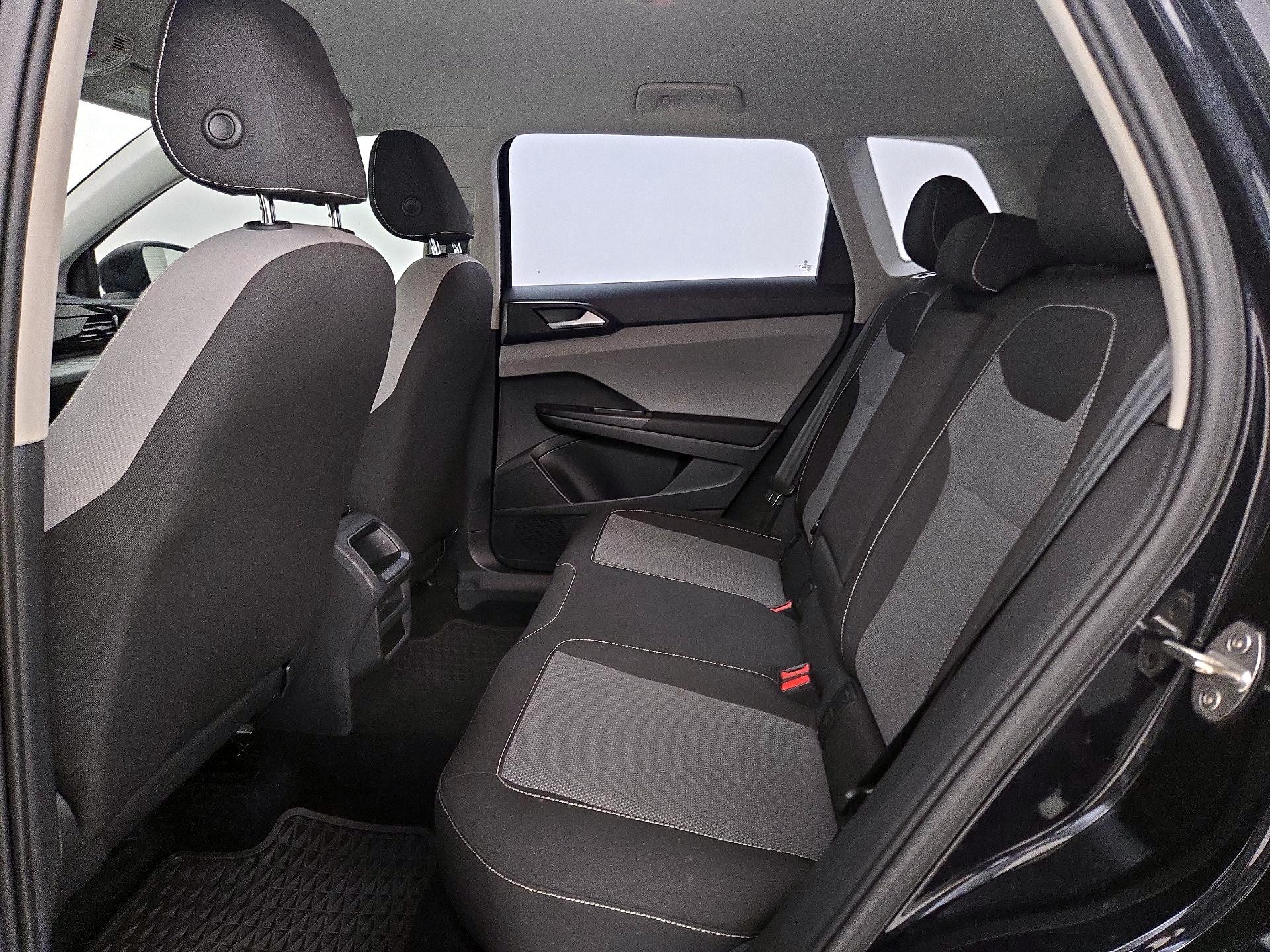 Thumbnail: 2023 Volkswagen Taos - 19