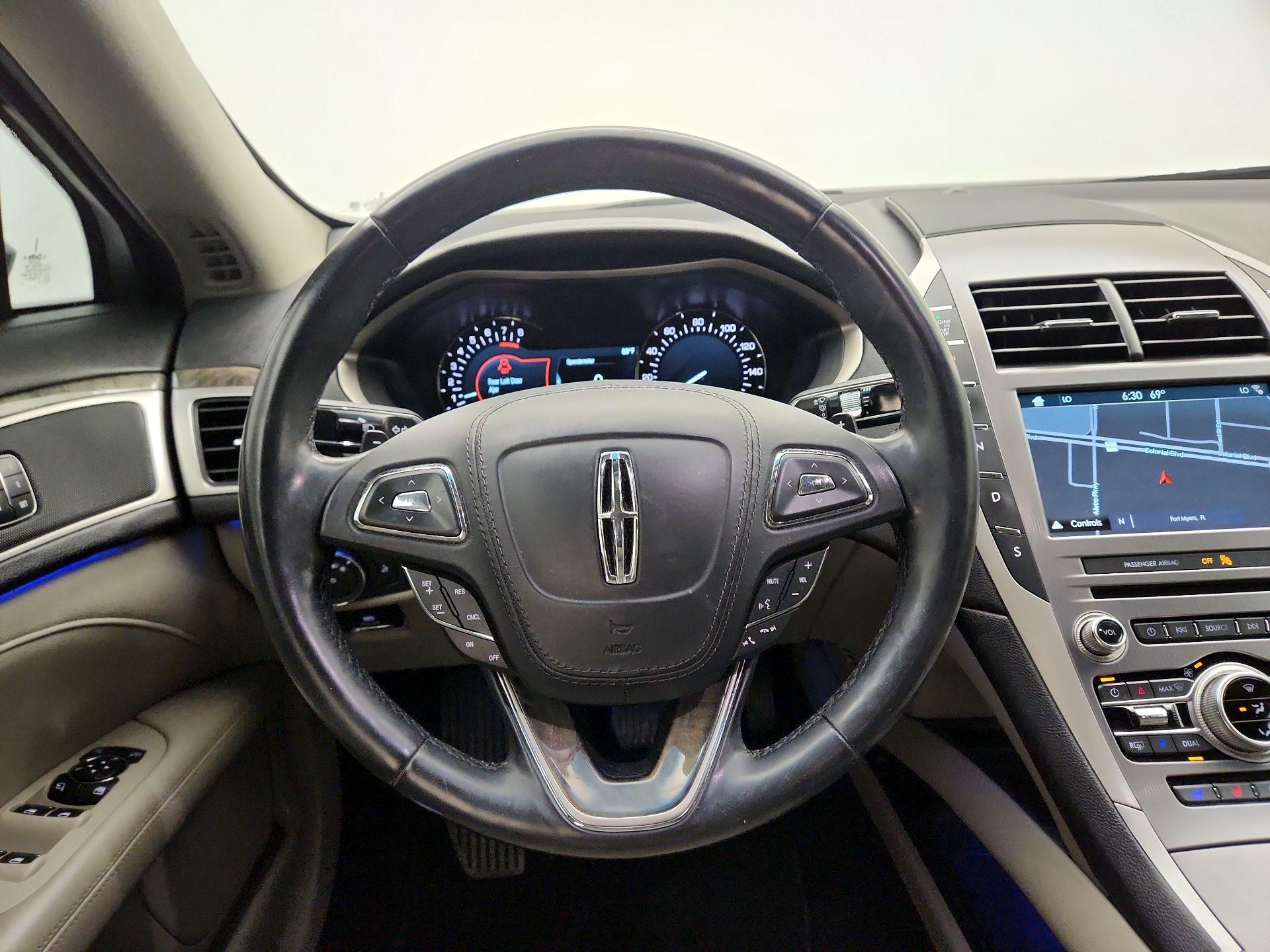 Thumbnail: 2017 Lincoln MKZ - 10