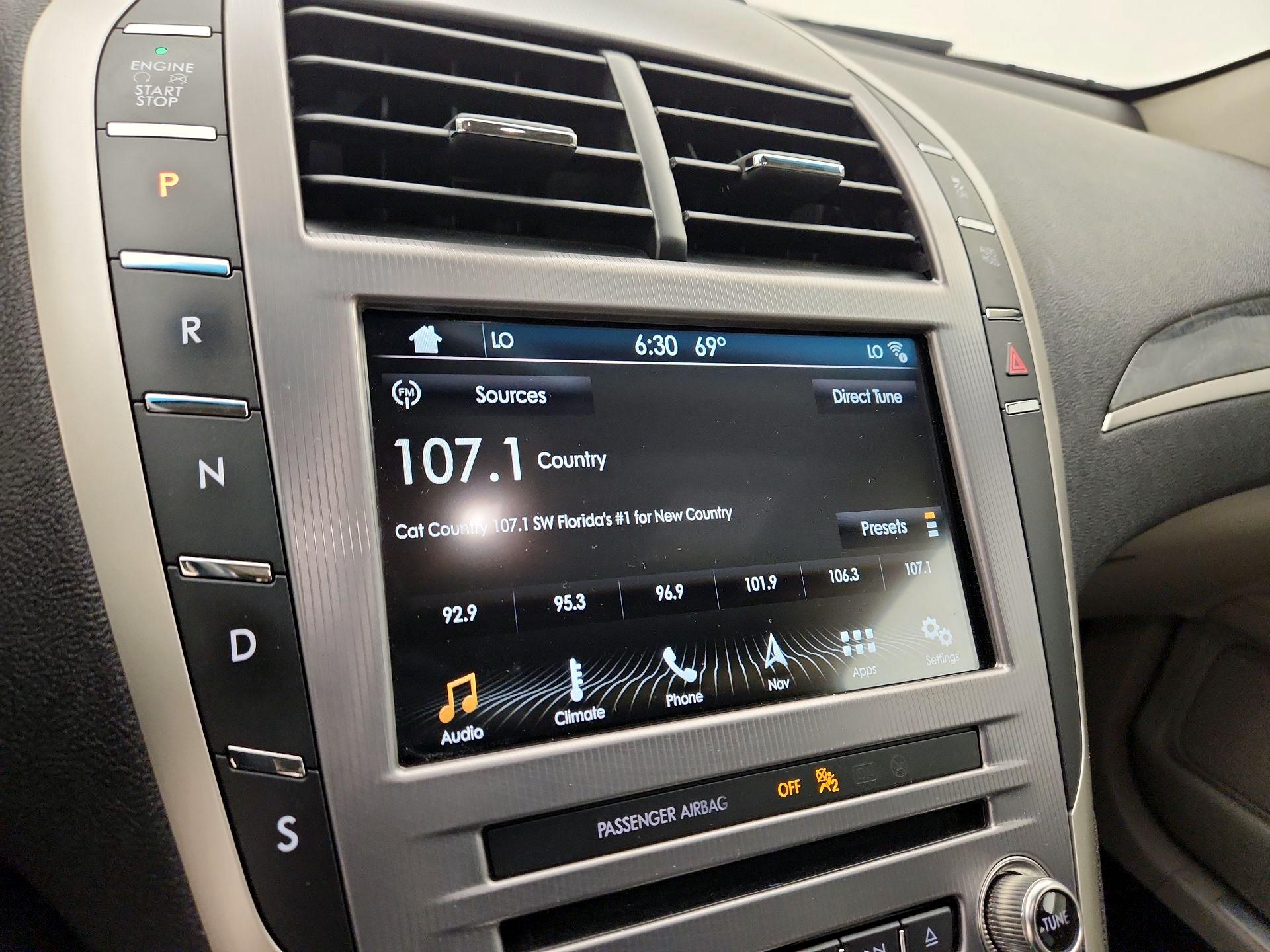 Thumbnail: 2017 Lincoln MKZ - 16