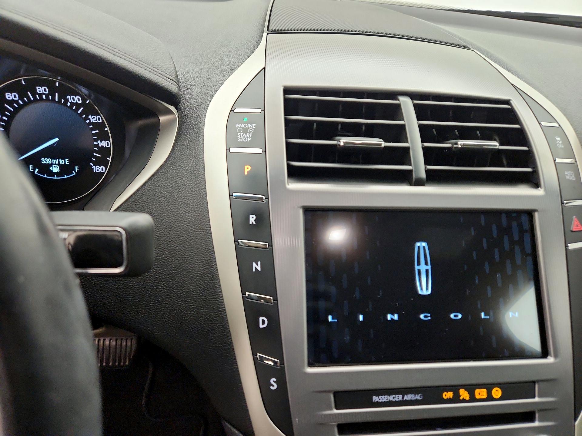 Thumbnail: 2017 Lincoln MKZ - 18