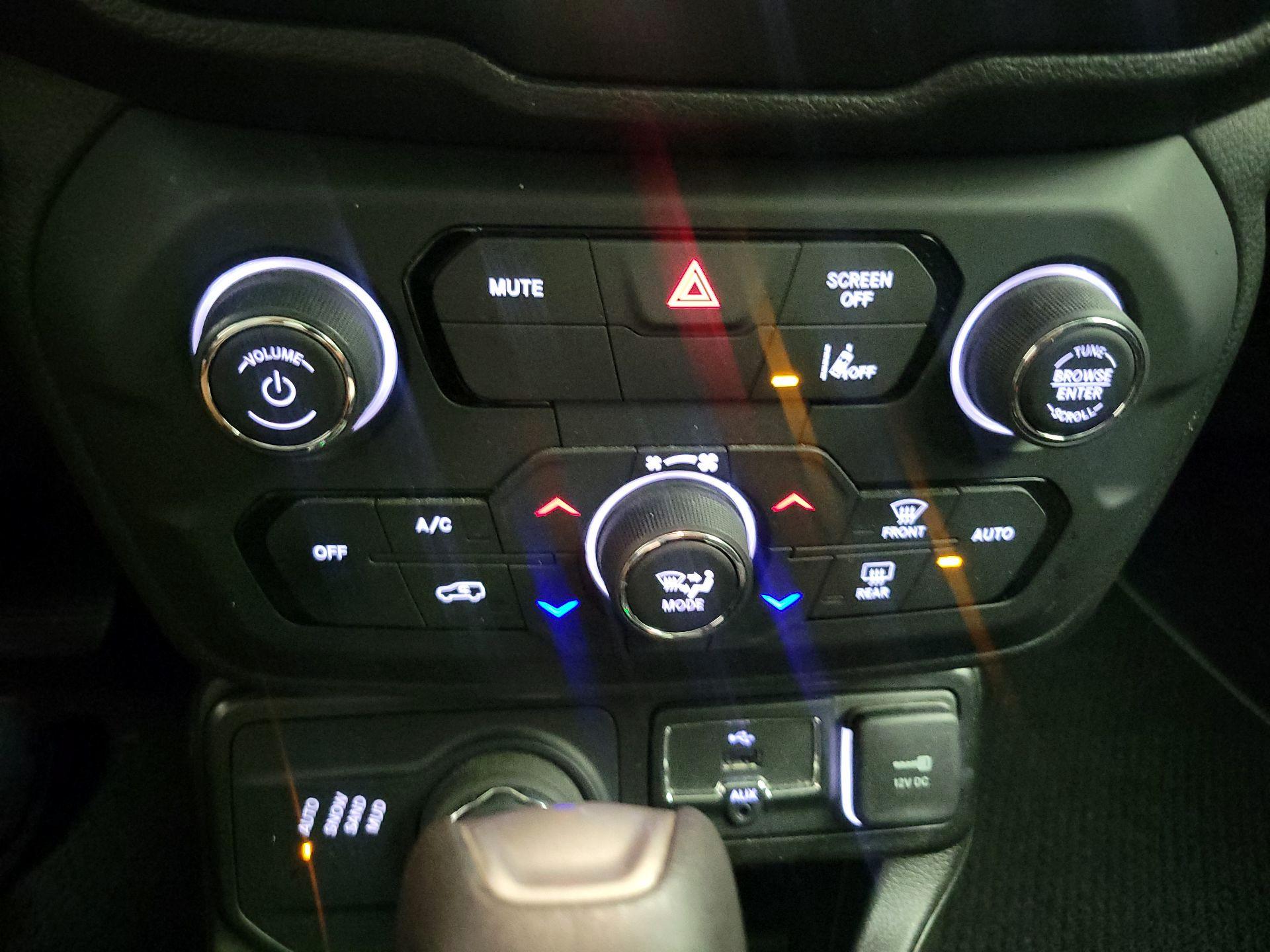 Thumbnail: 2021 Jeep Renegade - 17