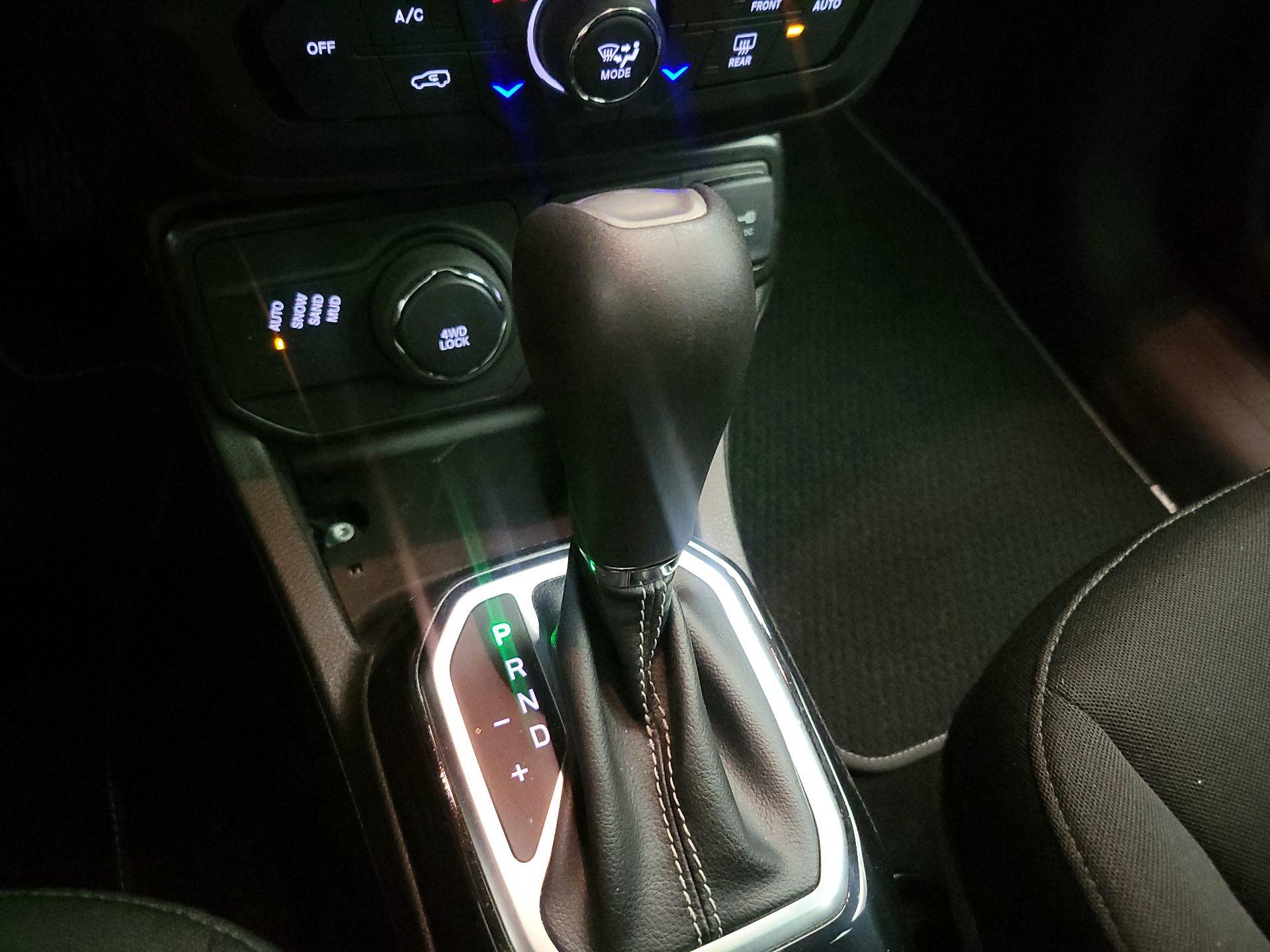 Thumbnail: 2021 Jeep Renegade - 18