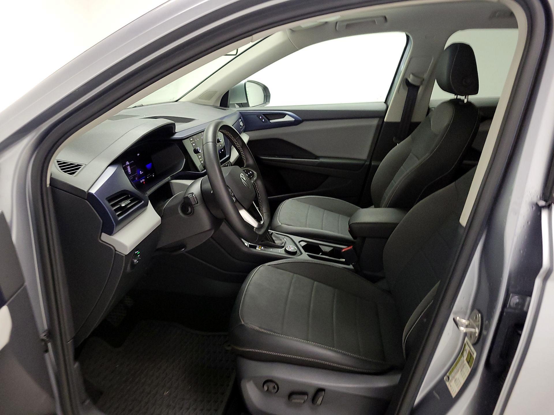 Thumbnail: 2022 Volkswagen Taos - 11