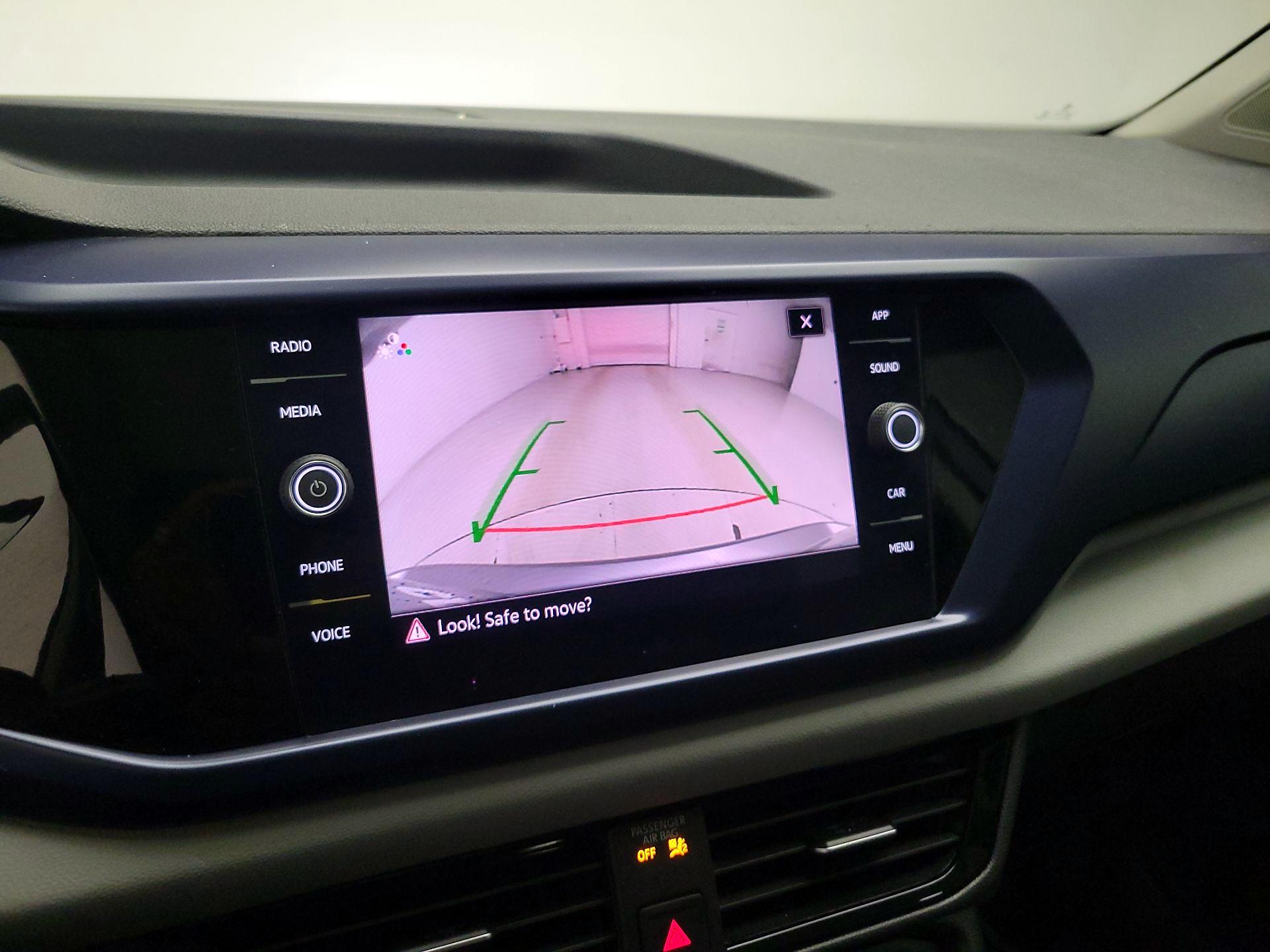 Thumbnail: 2022 Volkswagen Taos - 14