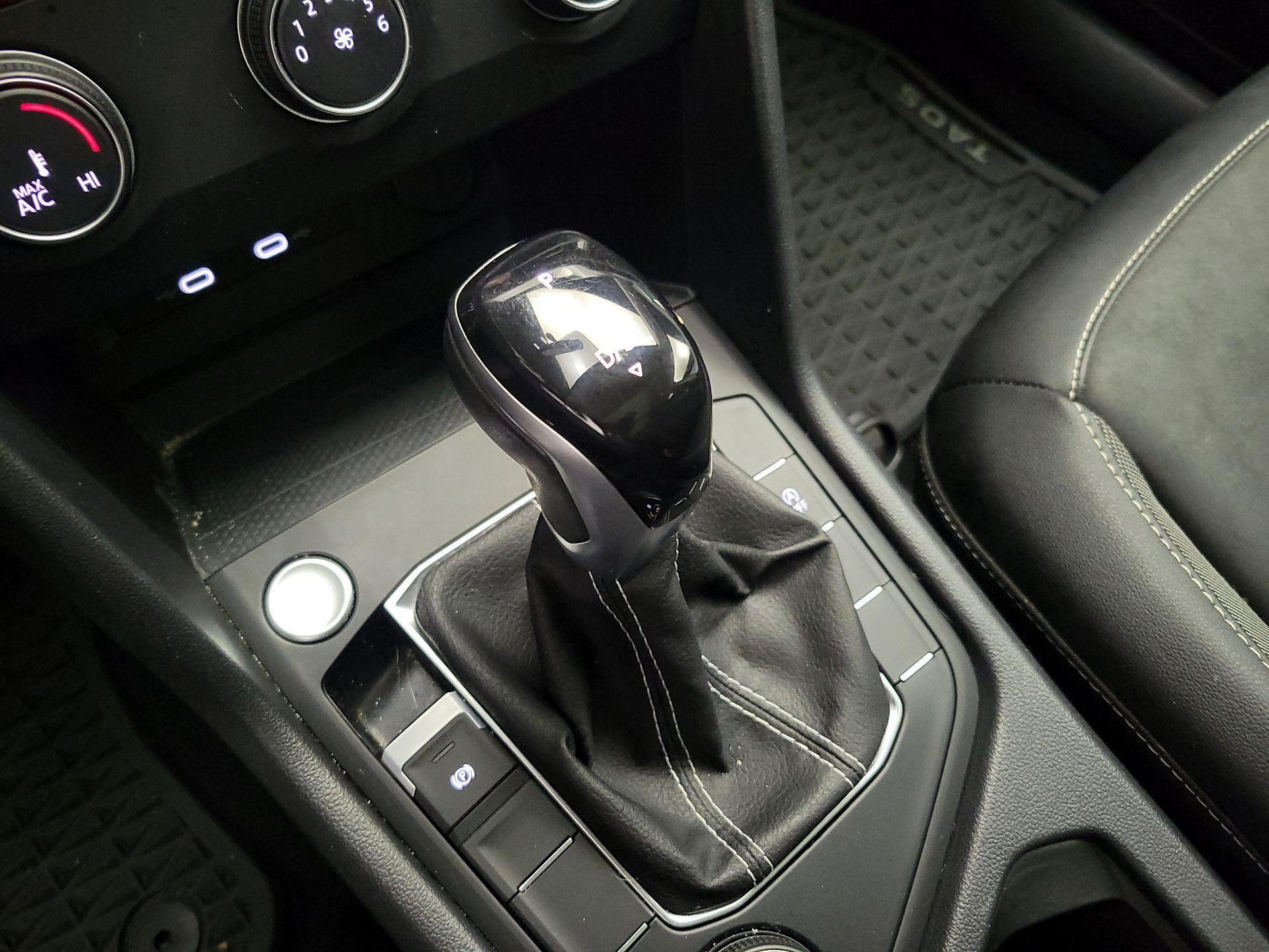 Thumbnail: 2022 Volkswagen Taos - 17