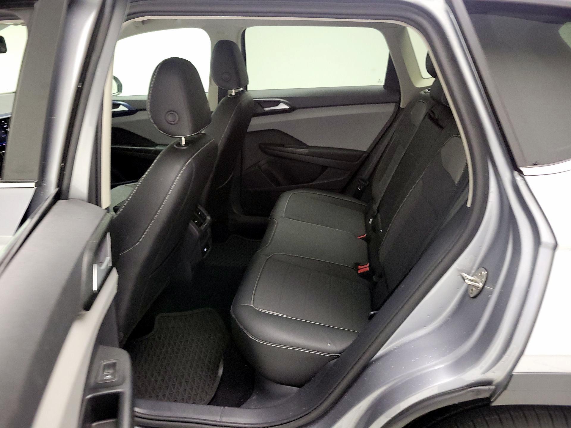 Thumbnail: 2022 Volkswagen Taos - 19