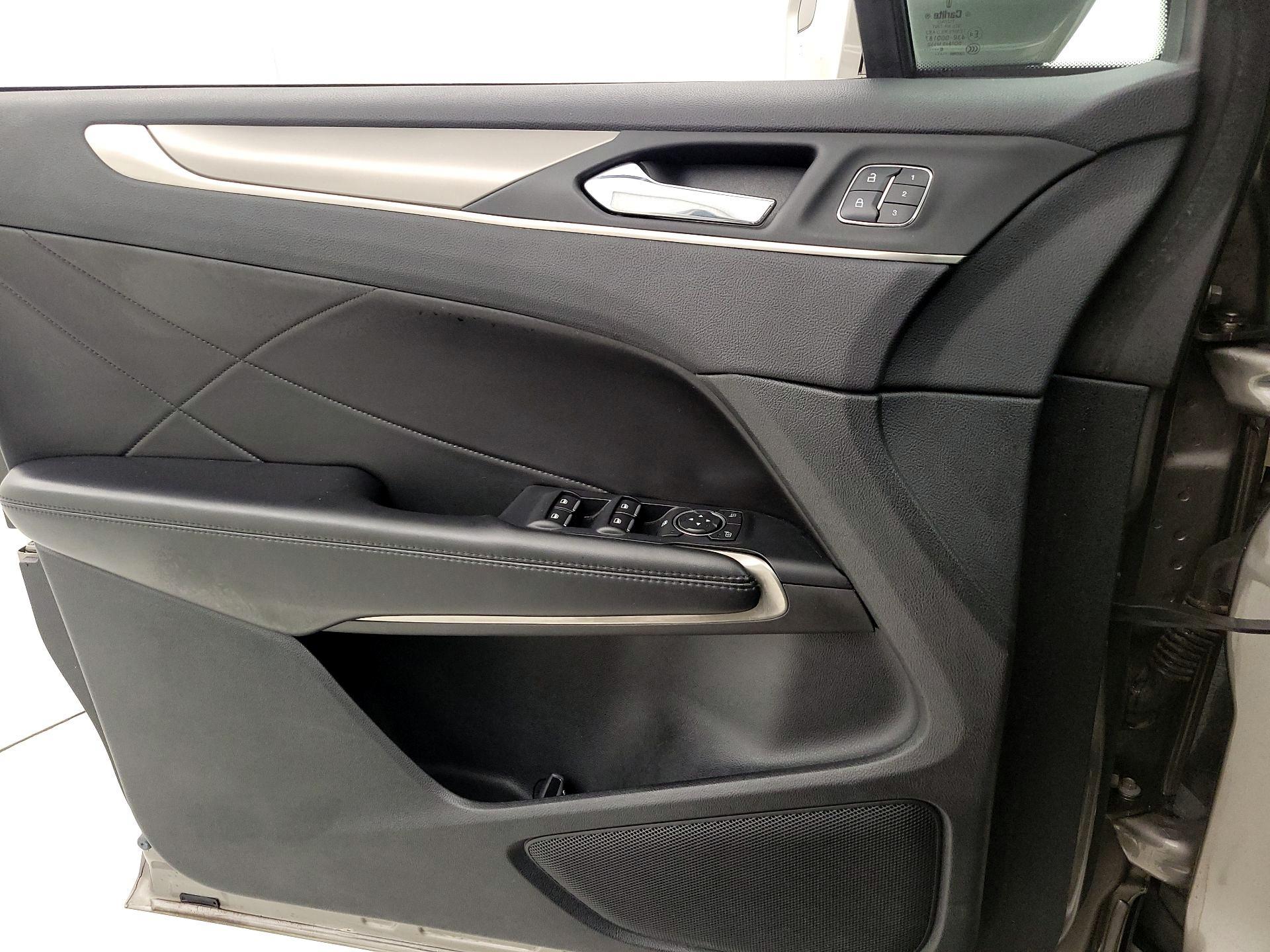 Thumbnail: 2017 Lincoln MKC - 11