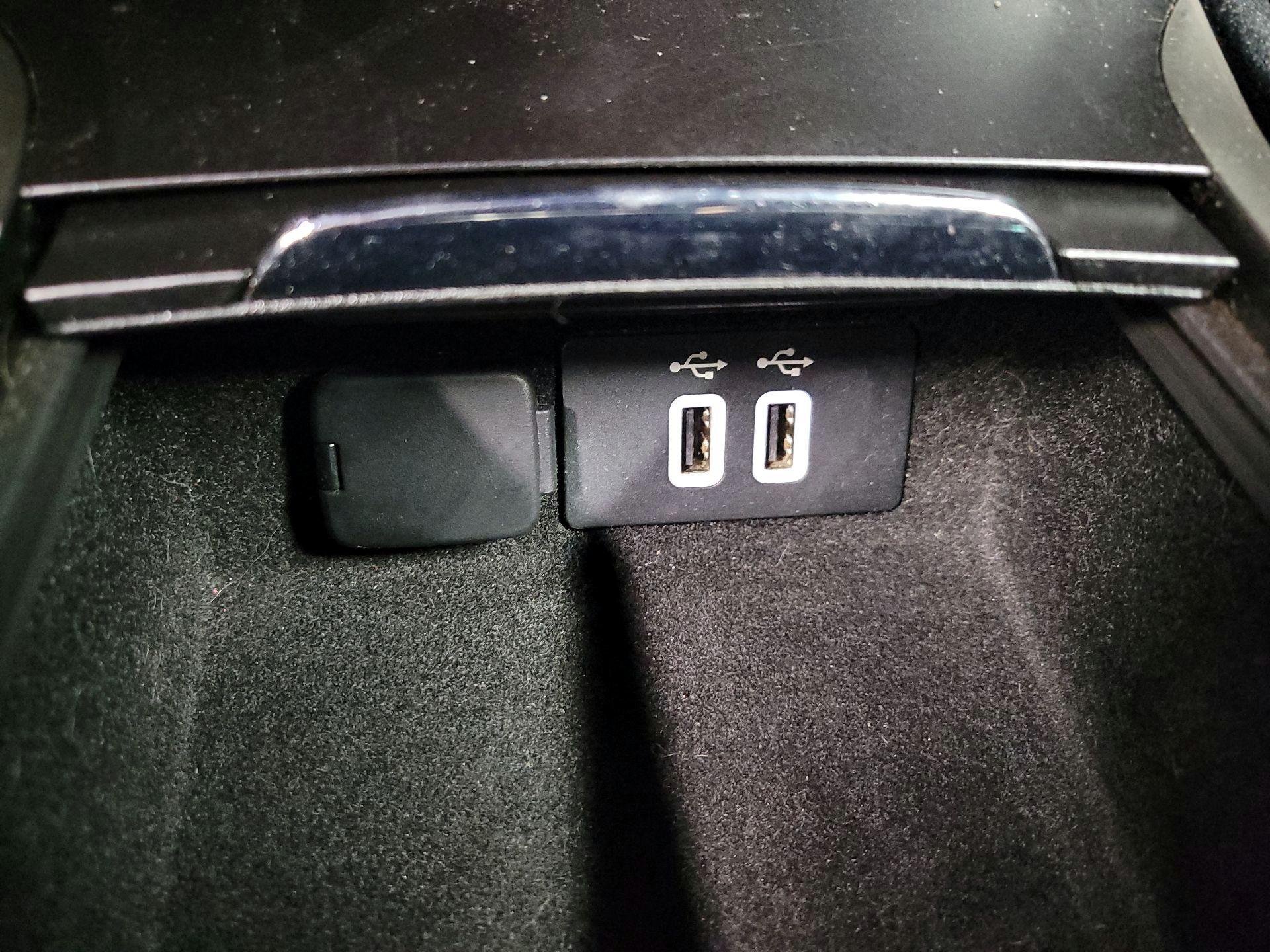 Thumbnail: 2017 Lincoln MKC - 18