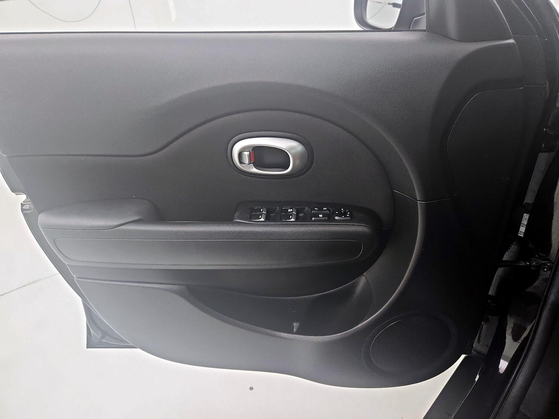 Thumbnail: 2018 Kia Soul - 12