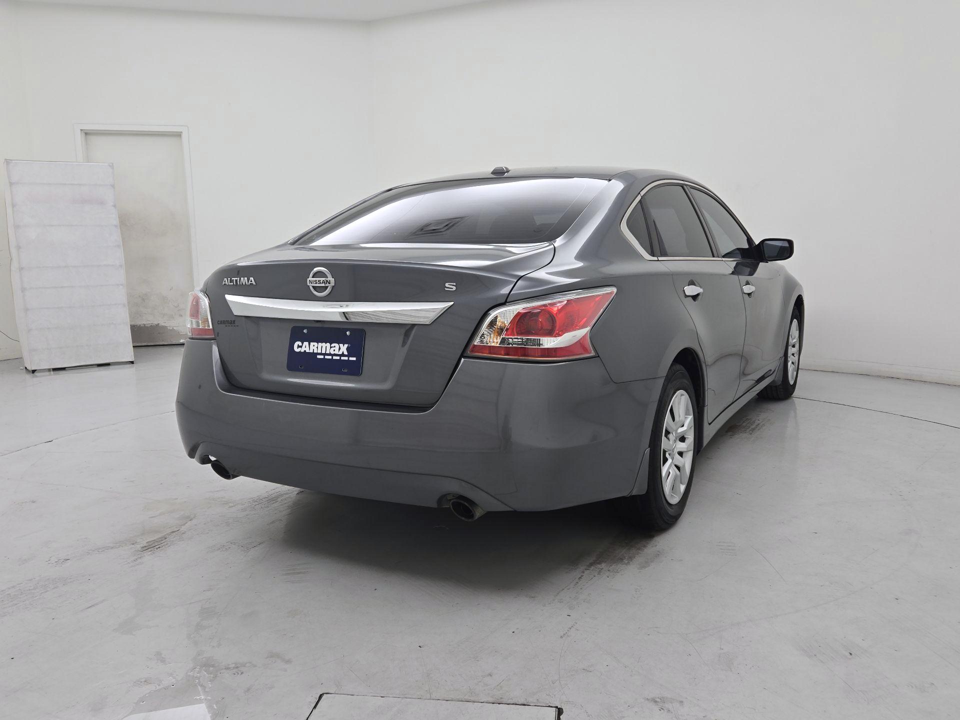 Thumbnail: 2015 Nissan Altima - 7