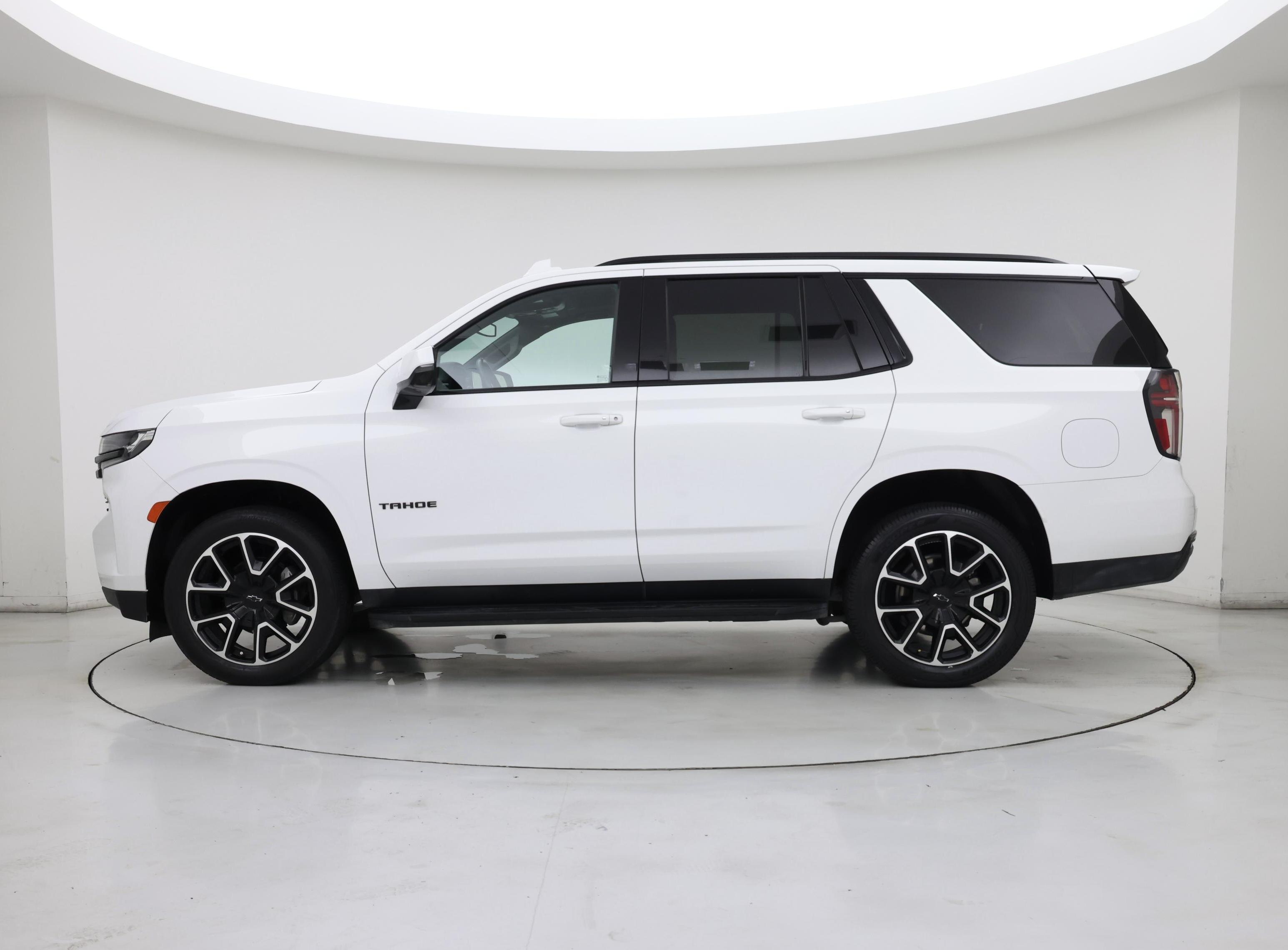 Thumbnail: 2023 Chevrolet Tahoe - 3