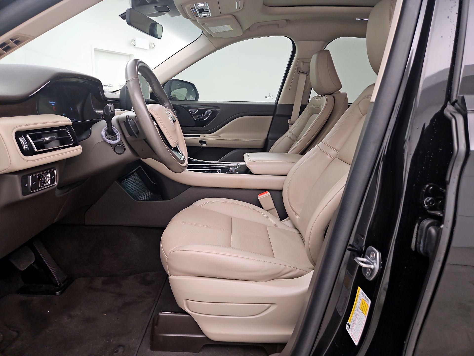 Thumbnail: 2023 Lincoln Aviator - 11