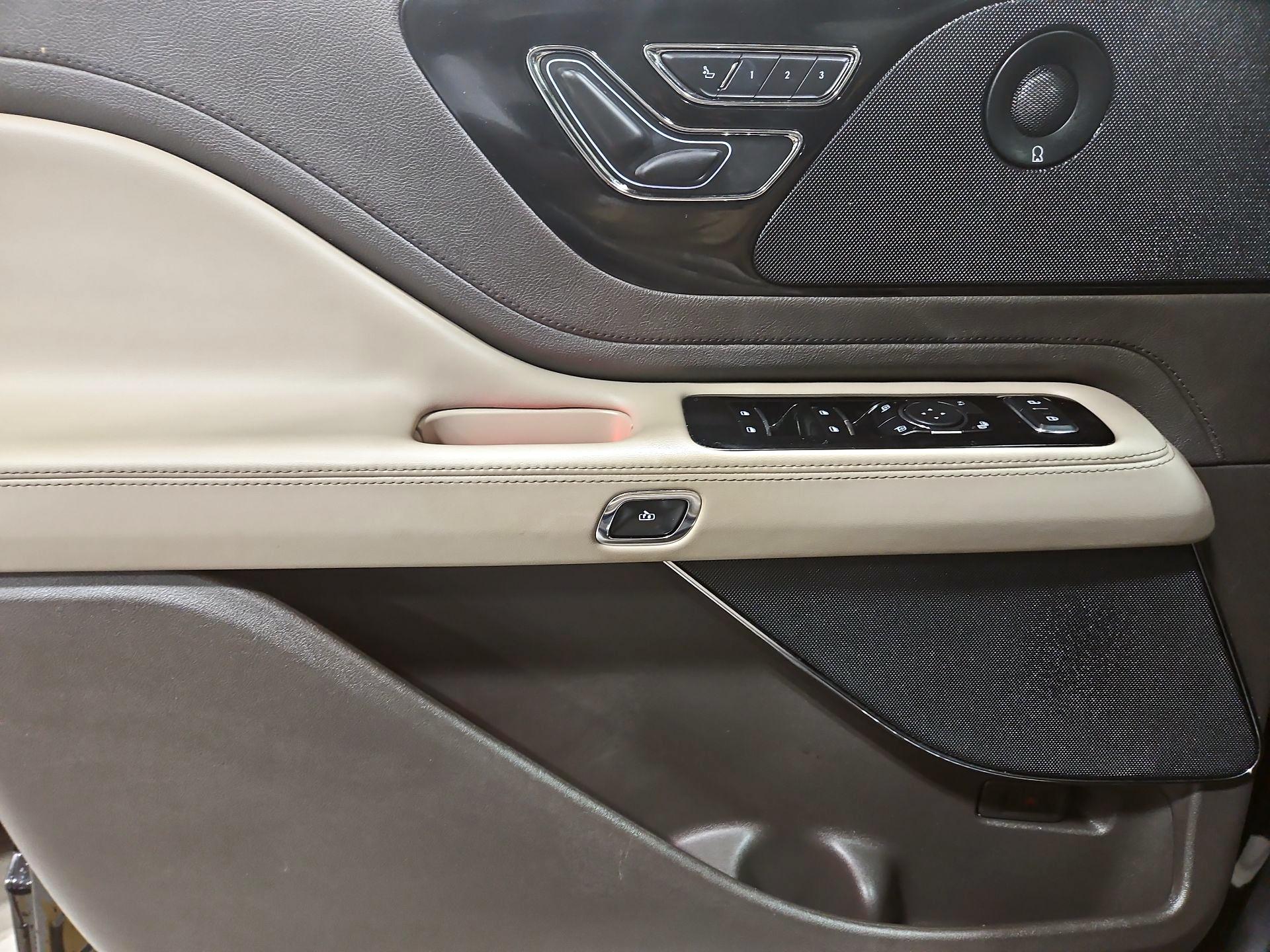 Thumbnail: 2023 Lincoln Aviator - 12