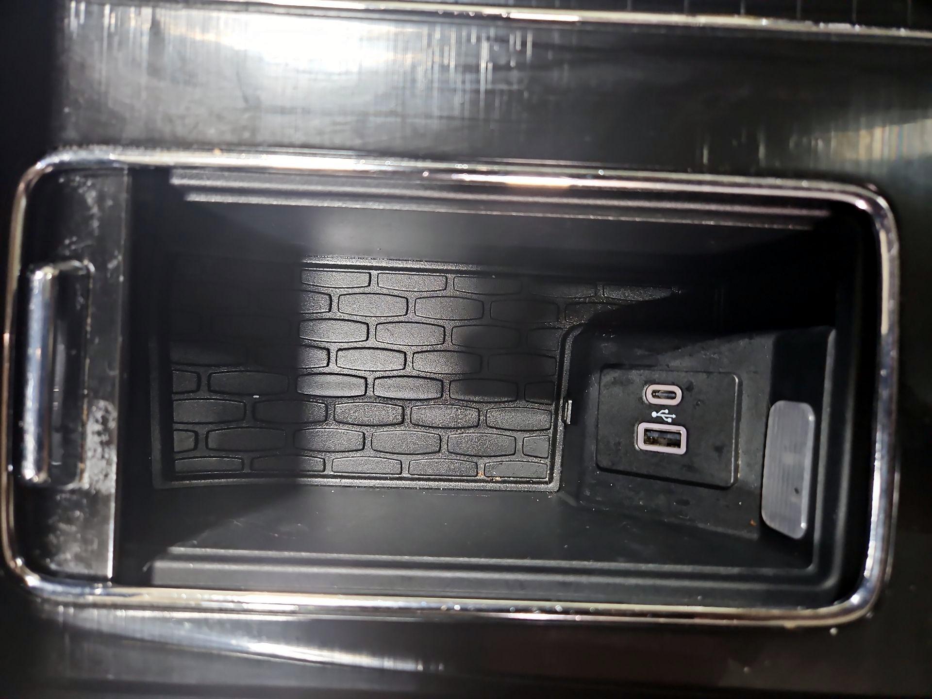 Thumbnail: 2023 Lincoln Aviator - 18