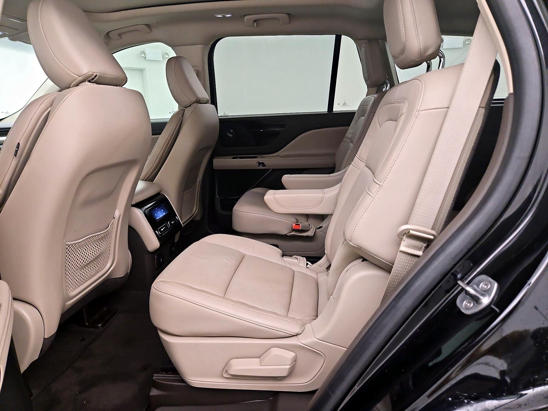 Thumbnail: 2023 Lincoln Aviator - 20