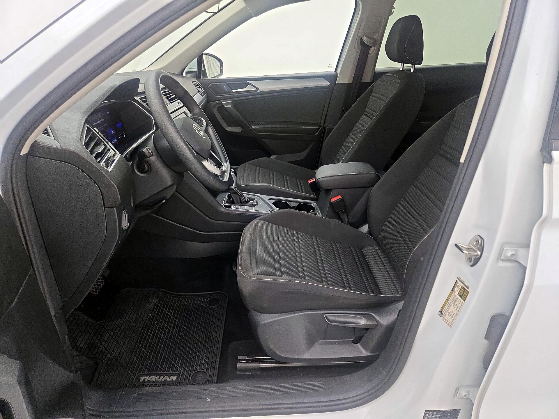 Thumbnail: 2023 Volkswagen Tiguan - 11