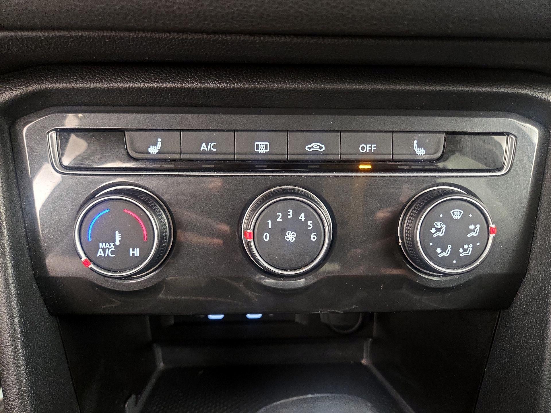 Thumbnail: 2023 Volkswagen Tiguan - 16