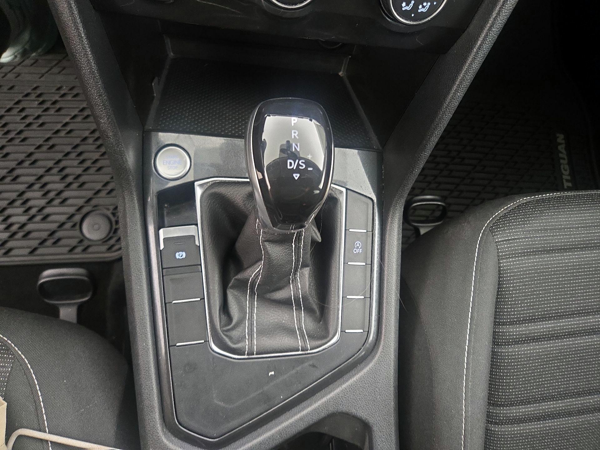 Thumbnail: 2023 Volkswagen Tiguan - 17