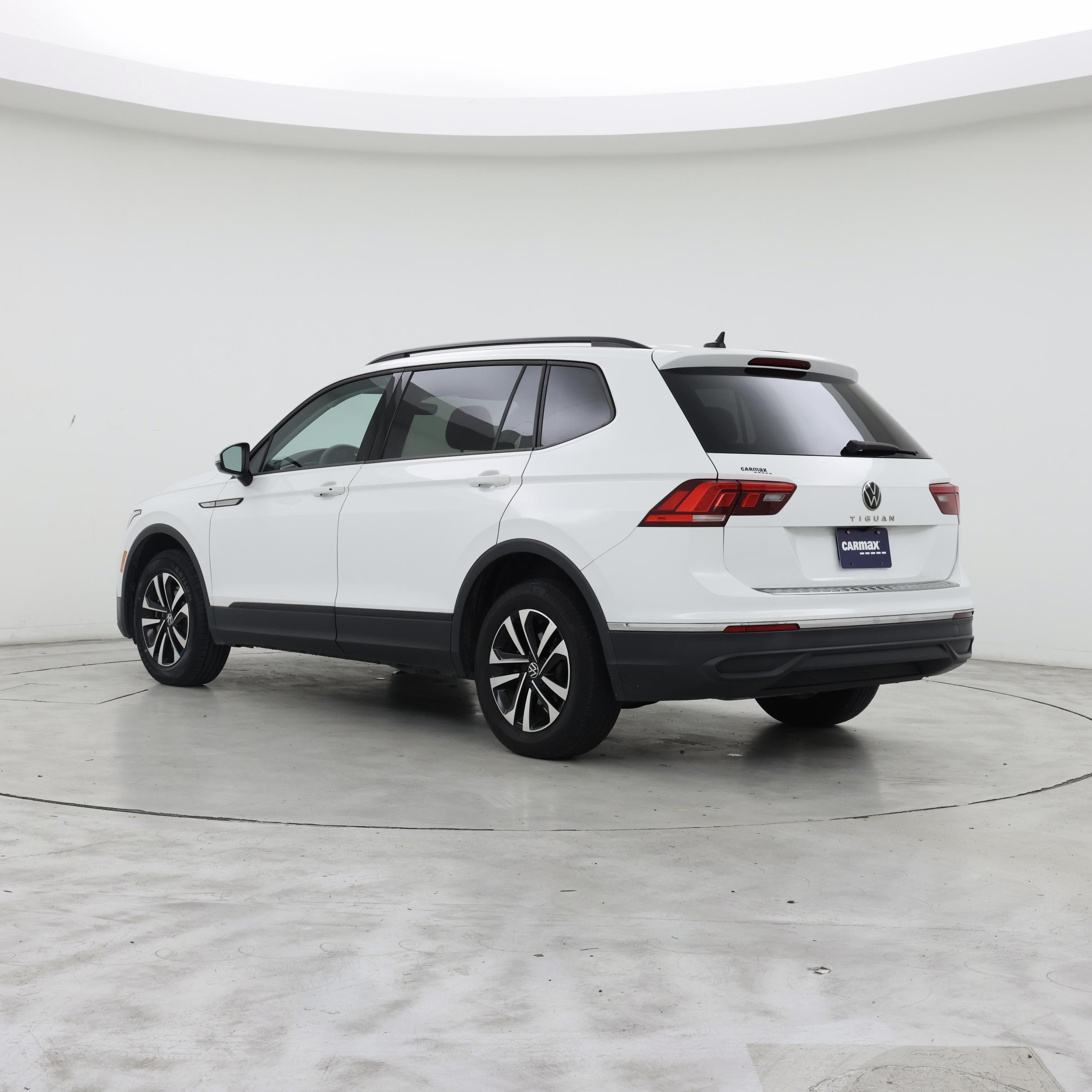 Thumbnail: 2023 Volkswagen Tiguan - 2