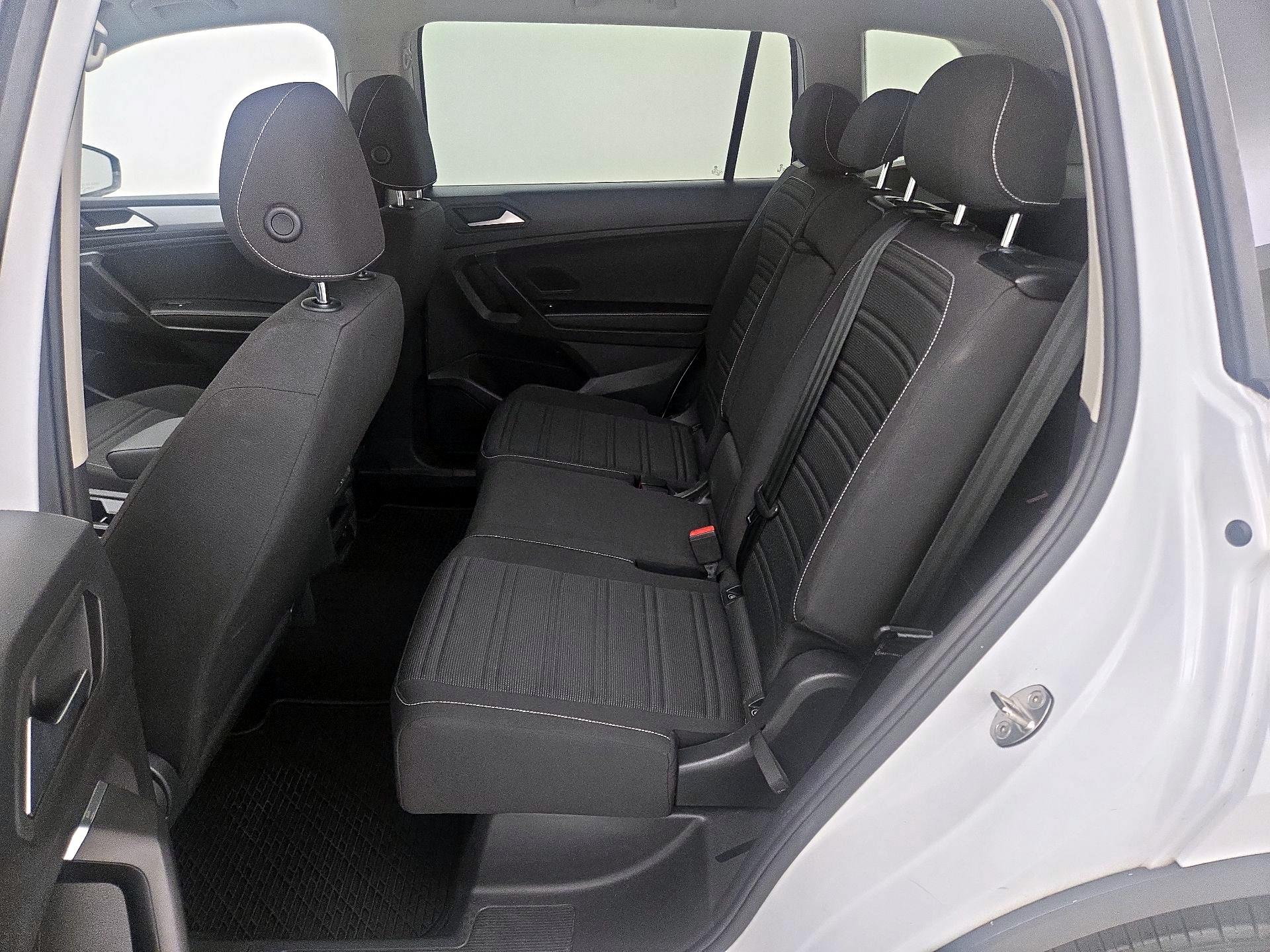 Thumbnail: 2023 Volkswagen Tiguan - 19