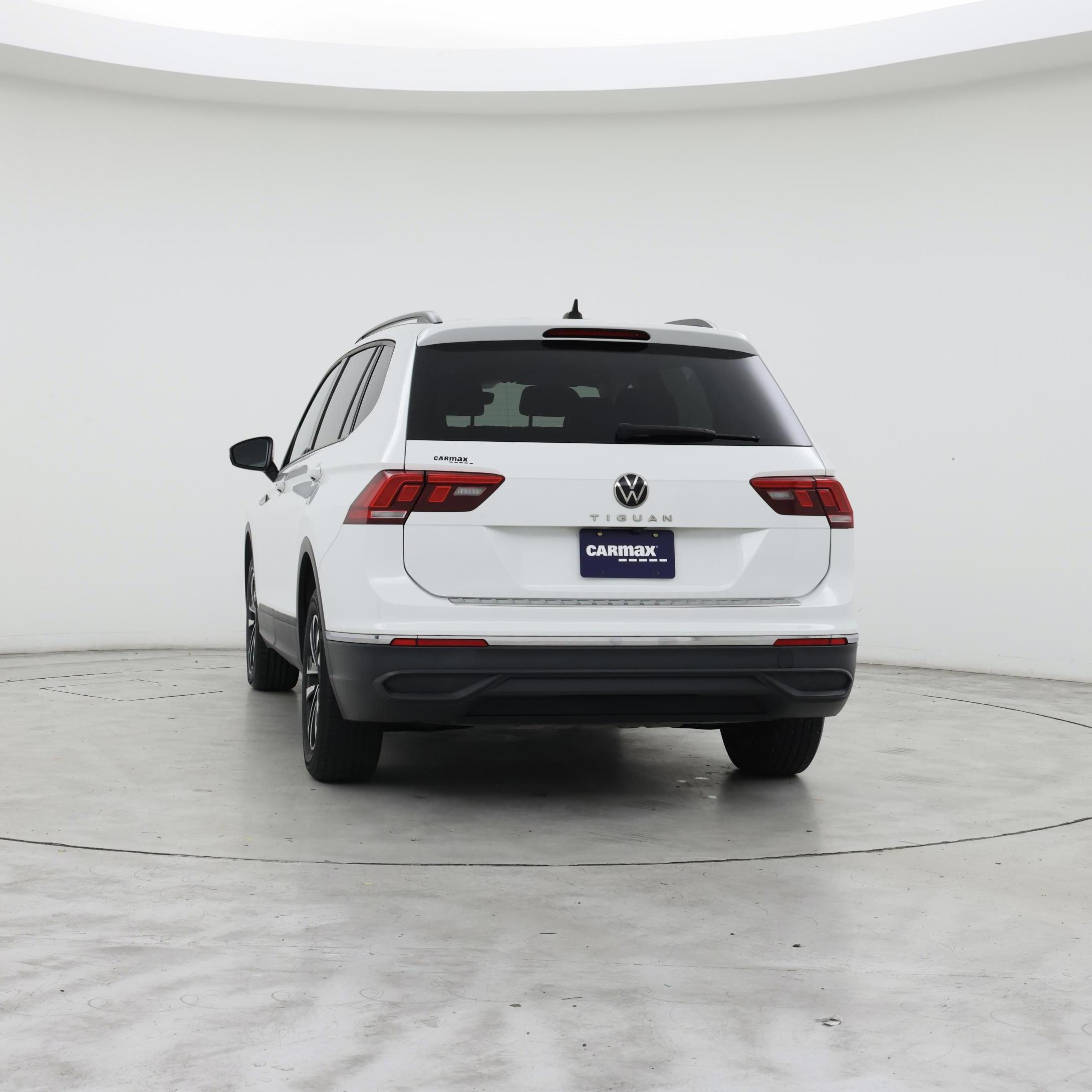 Thumbnail: 2023 Volkswagen Tiguan - 6