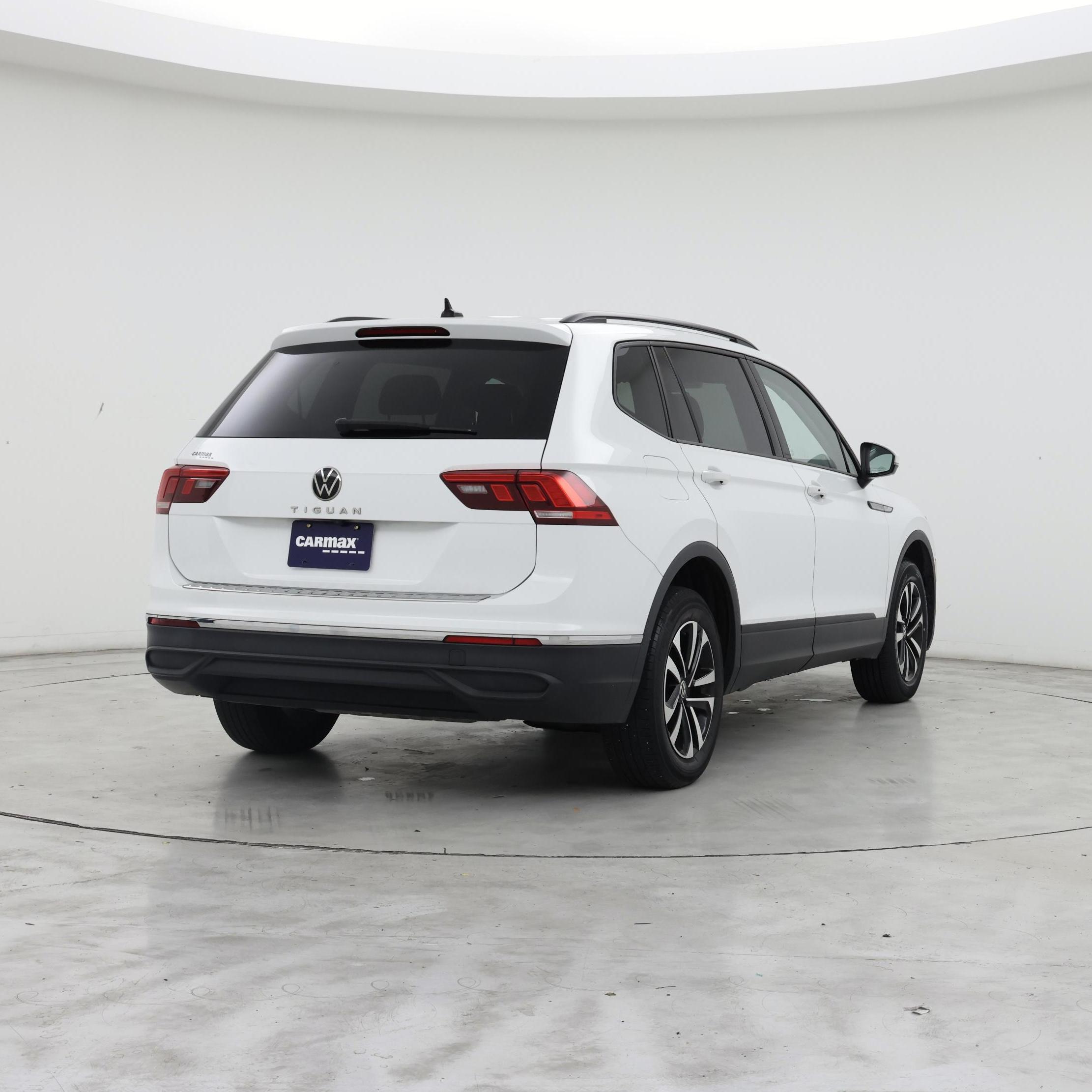 Thumbnail: 2023 Volkswagen Tiguan - 8