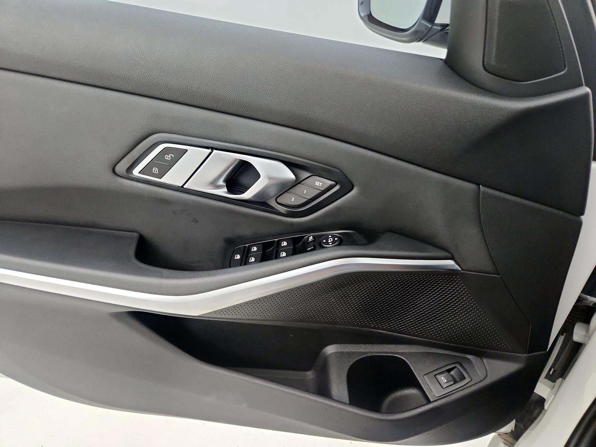 Thumbnail: 2019 BMW 3 Series - 10