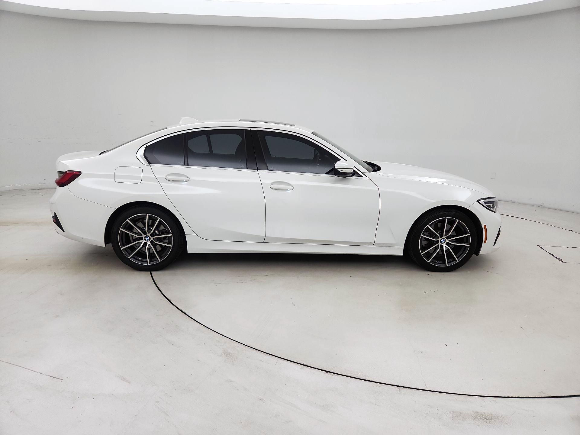 Thumbnail: 2019 BMW 3 Series - 4