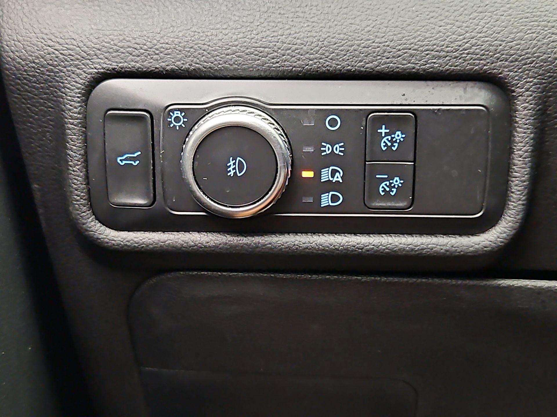 Thumbnail: 2022 Ford Explorer - 13