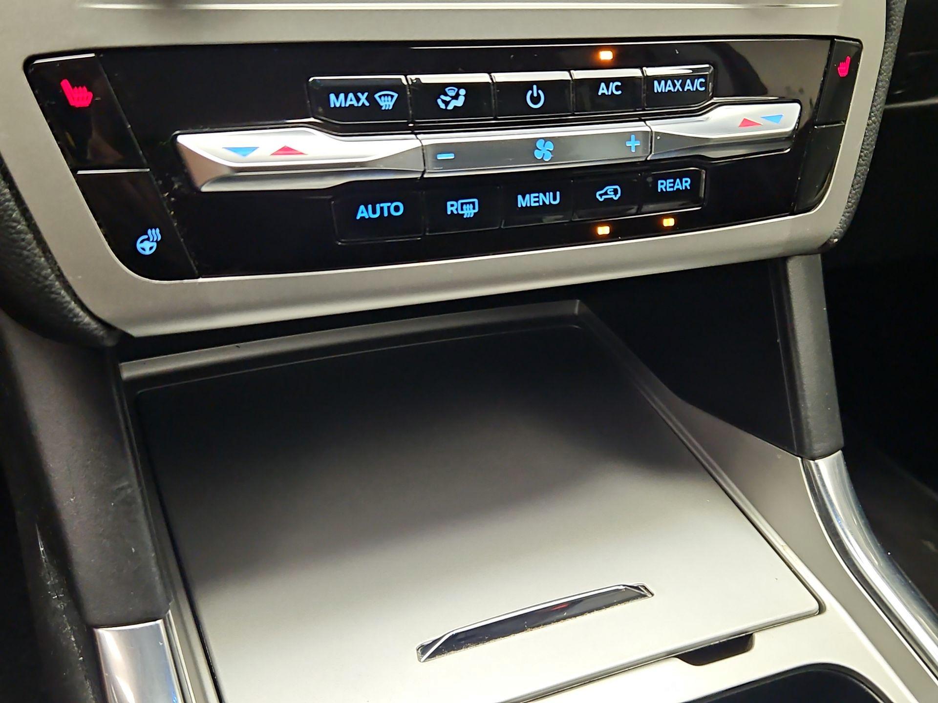 Thumbnail: 2022 Ford Explorer - 17