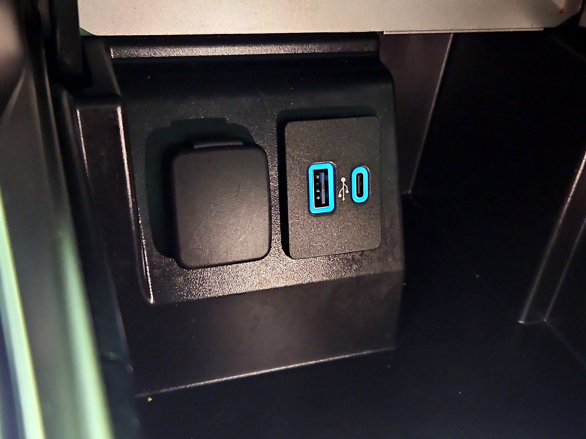 Thumbnail: 2022 Ford Explorer - 19