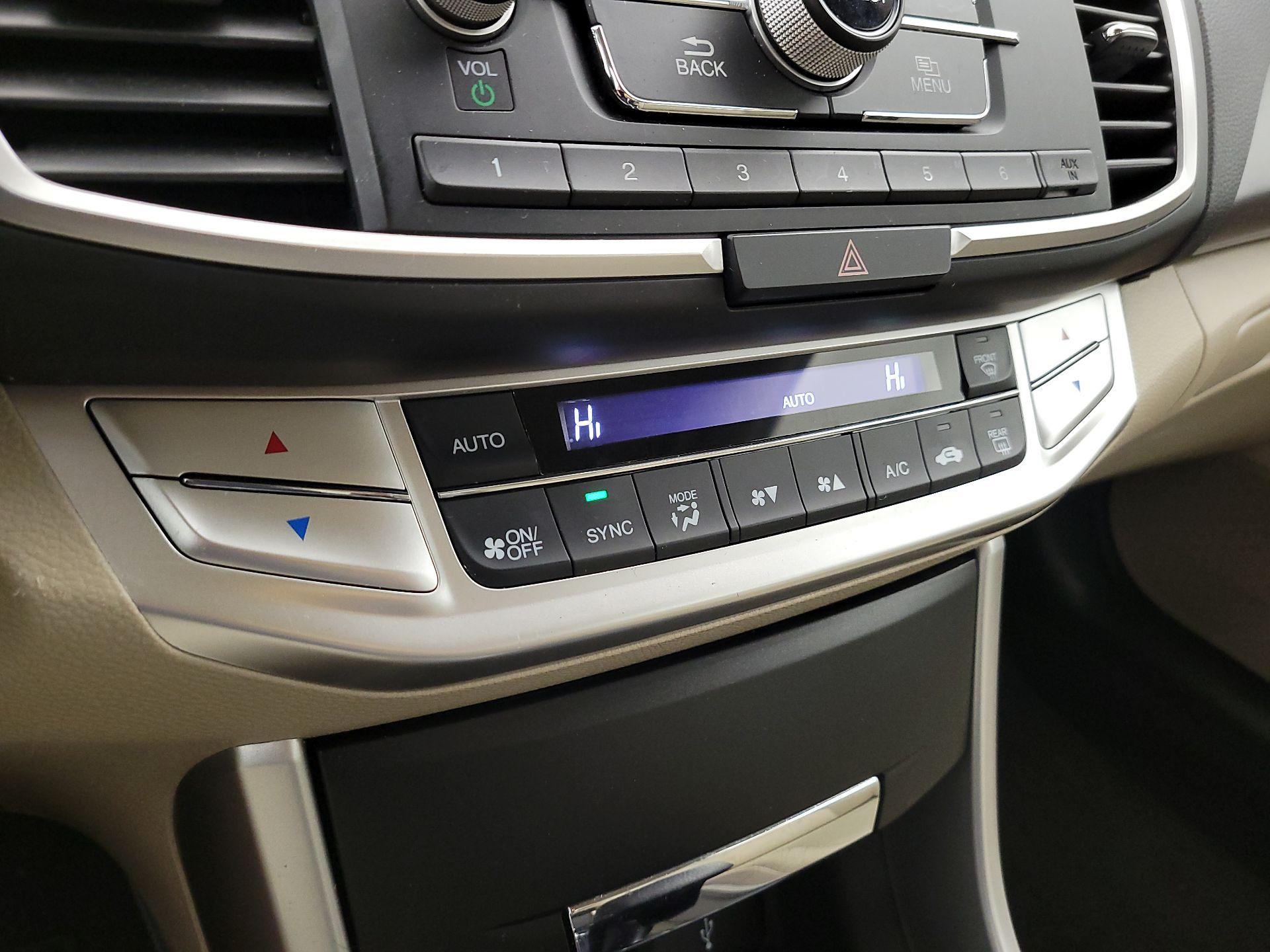Thumbnail: 2015 Honda Accord - 16